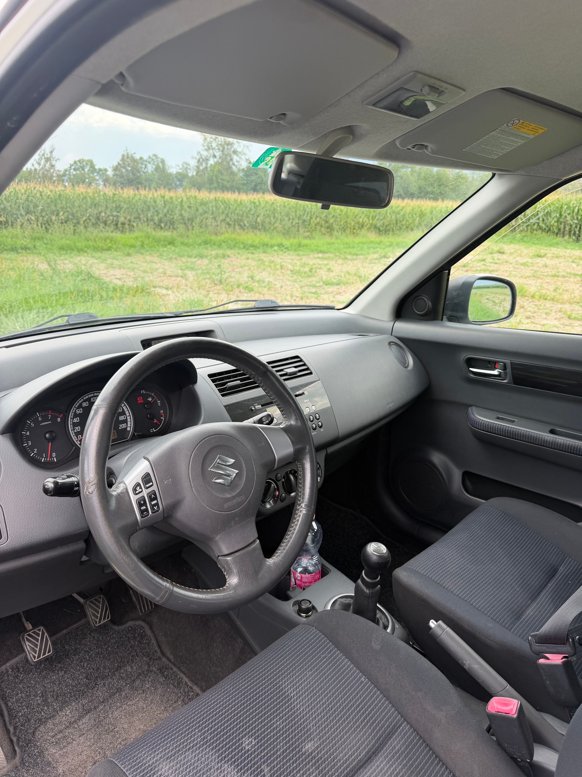 SUZUKI Swift 1.3i 16V GL Top 4x4-image-8