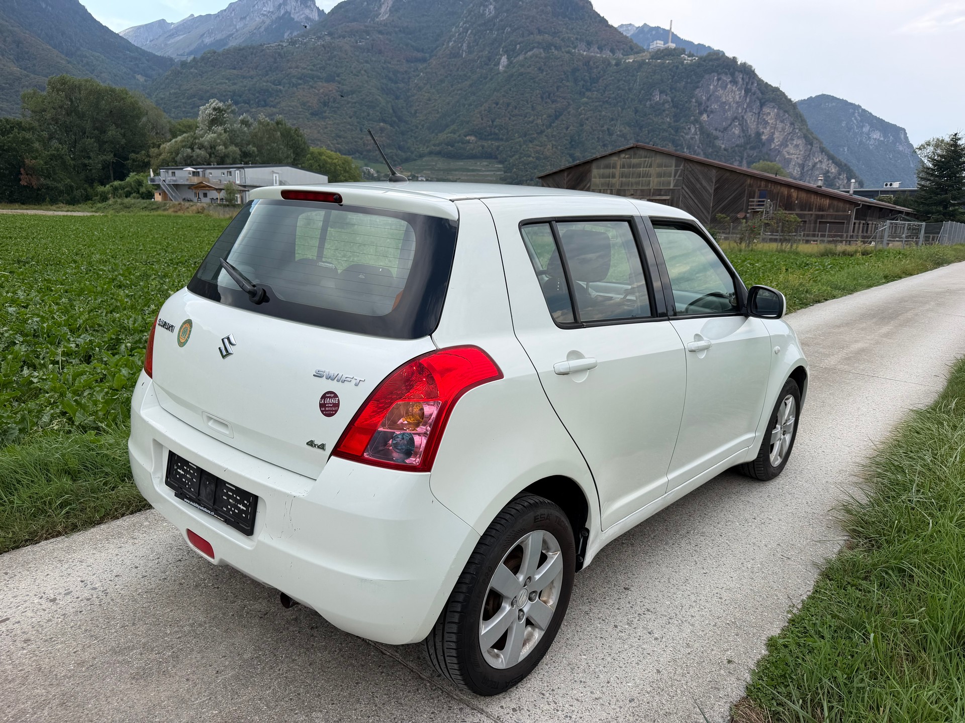 SUZUKI Swift 1.3i 16V GL Top 4x4-image-3