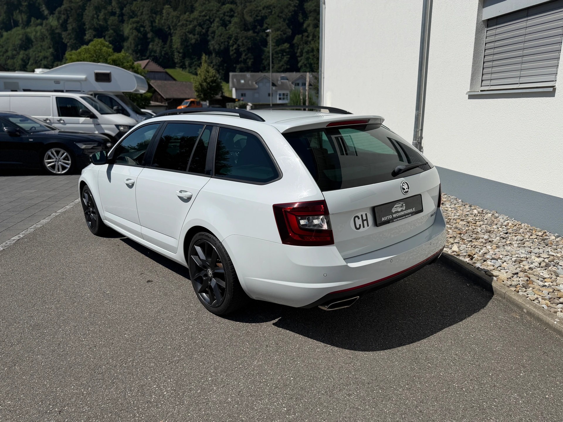 SKODA Octavia Combi 2.0 TSI RS-image-14