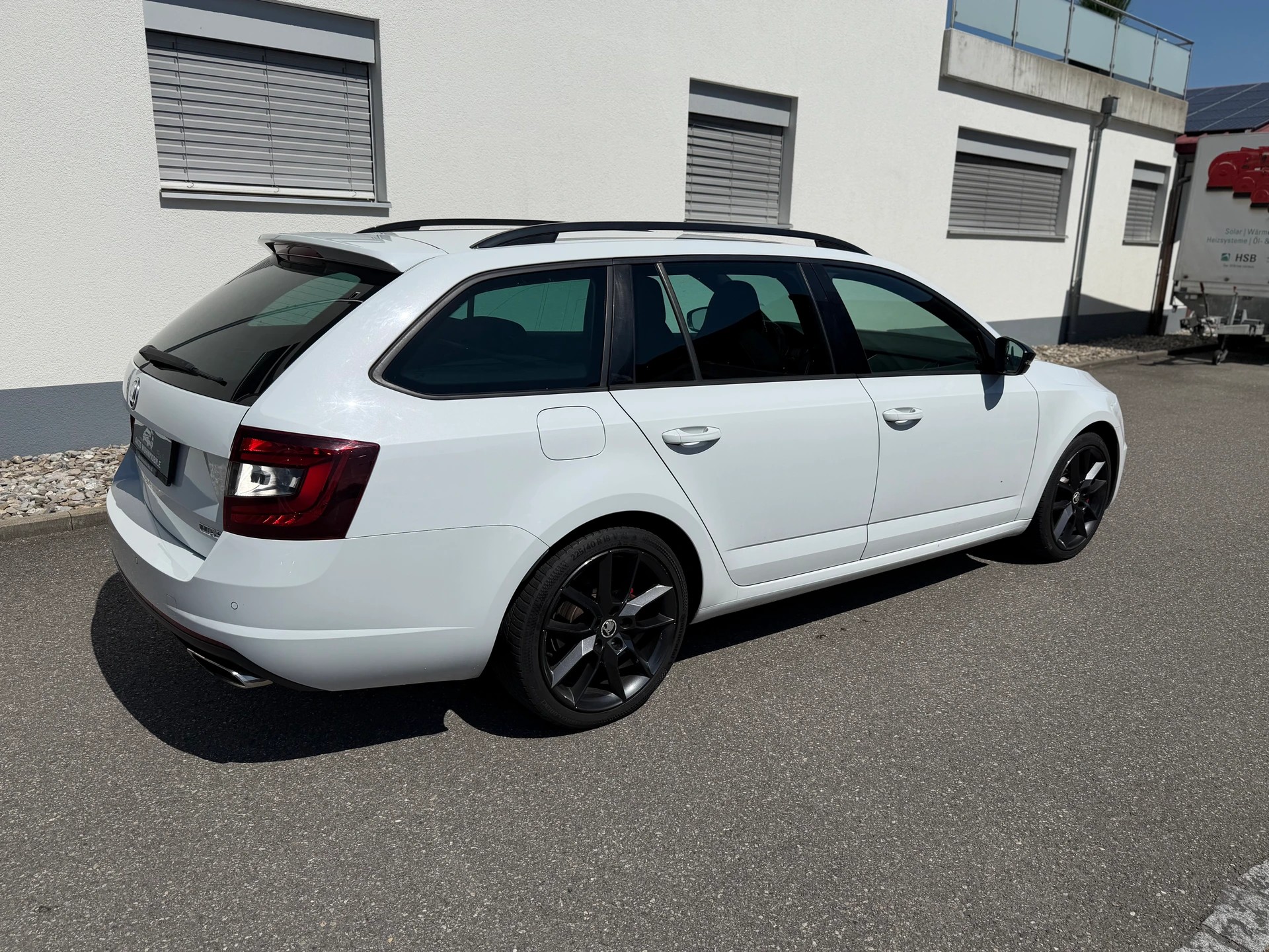 SKODA Octavia Combi 2.0 TSI RS-image-5