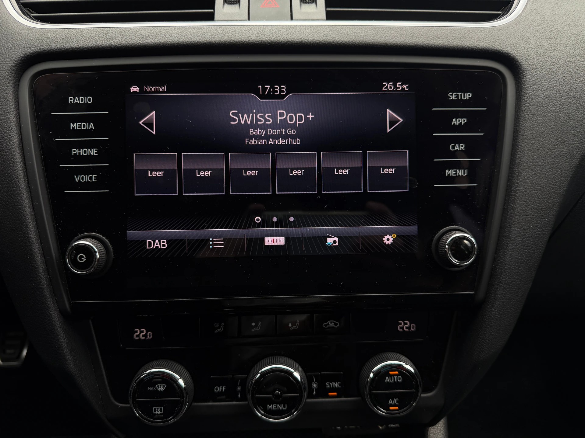 SKODA Octavia Combi 2.0 TSI RS-image-22