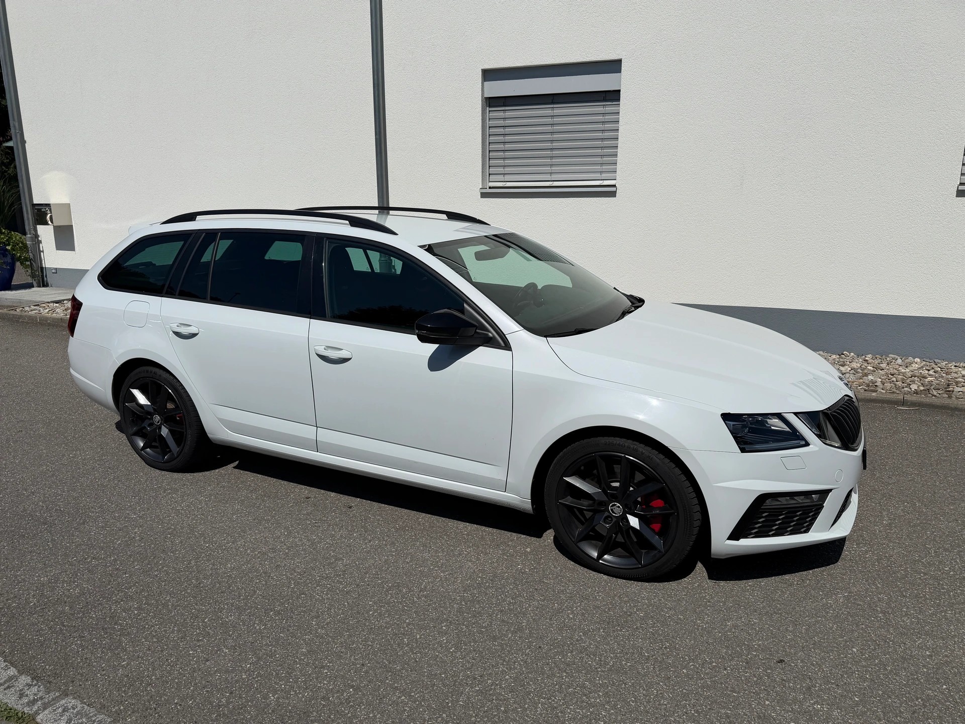 SKODA Octavia Combi 2.0 TSI RS-image-3