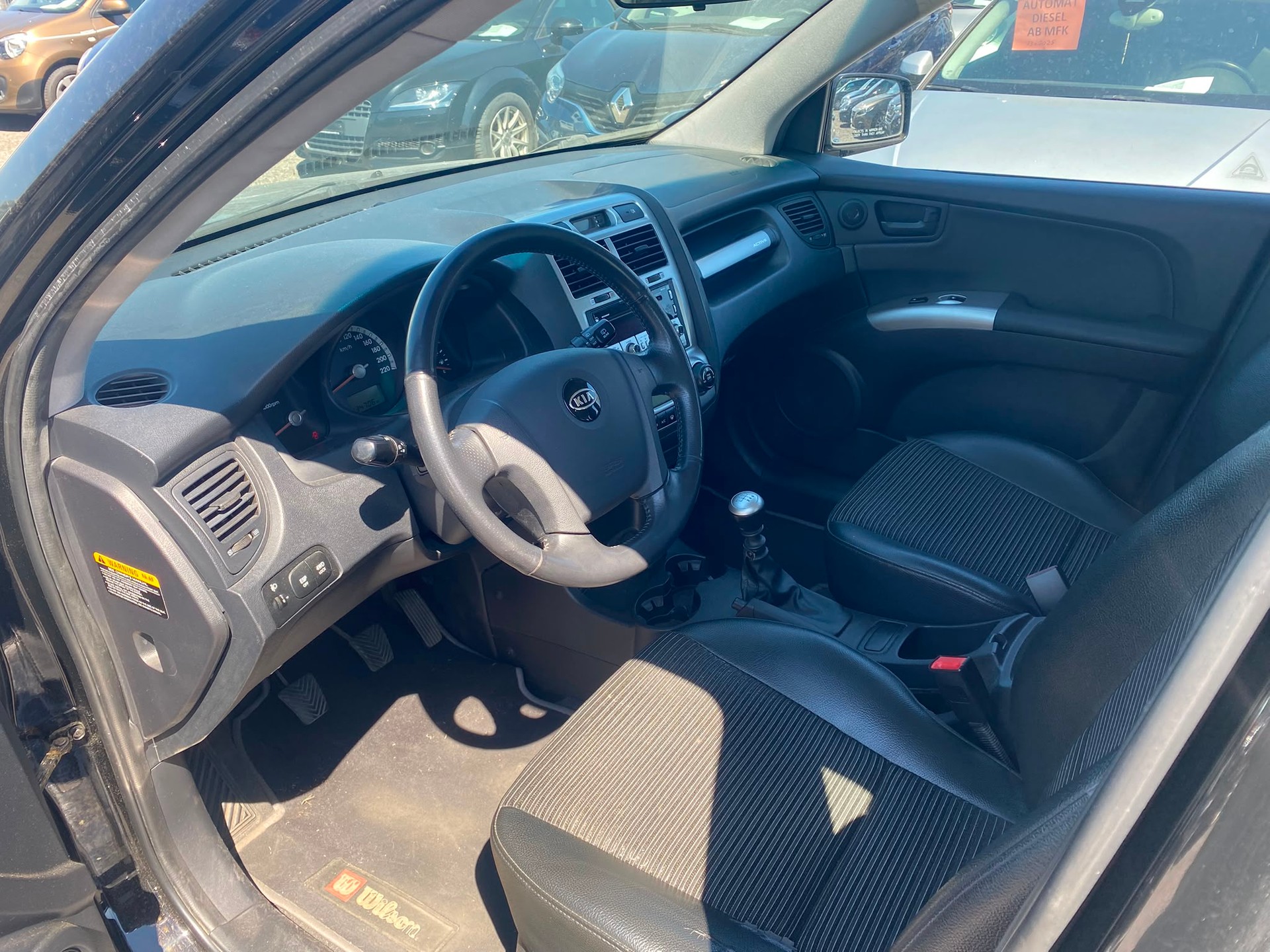 KIA Sportage 2.0 CRDi Trend-image-8
