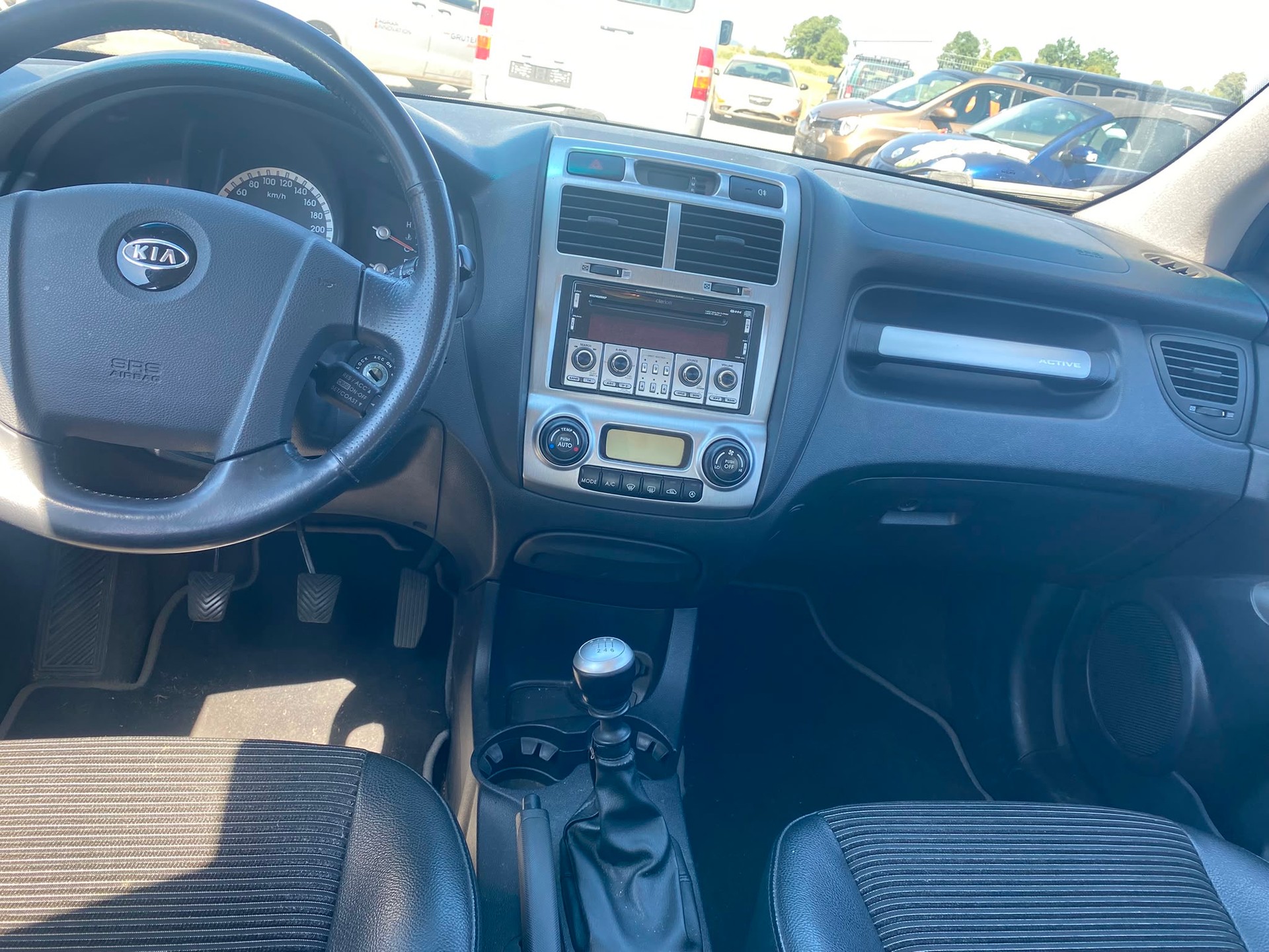 KIA Sportage 2.0 CRDi Trend-image-11