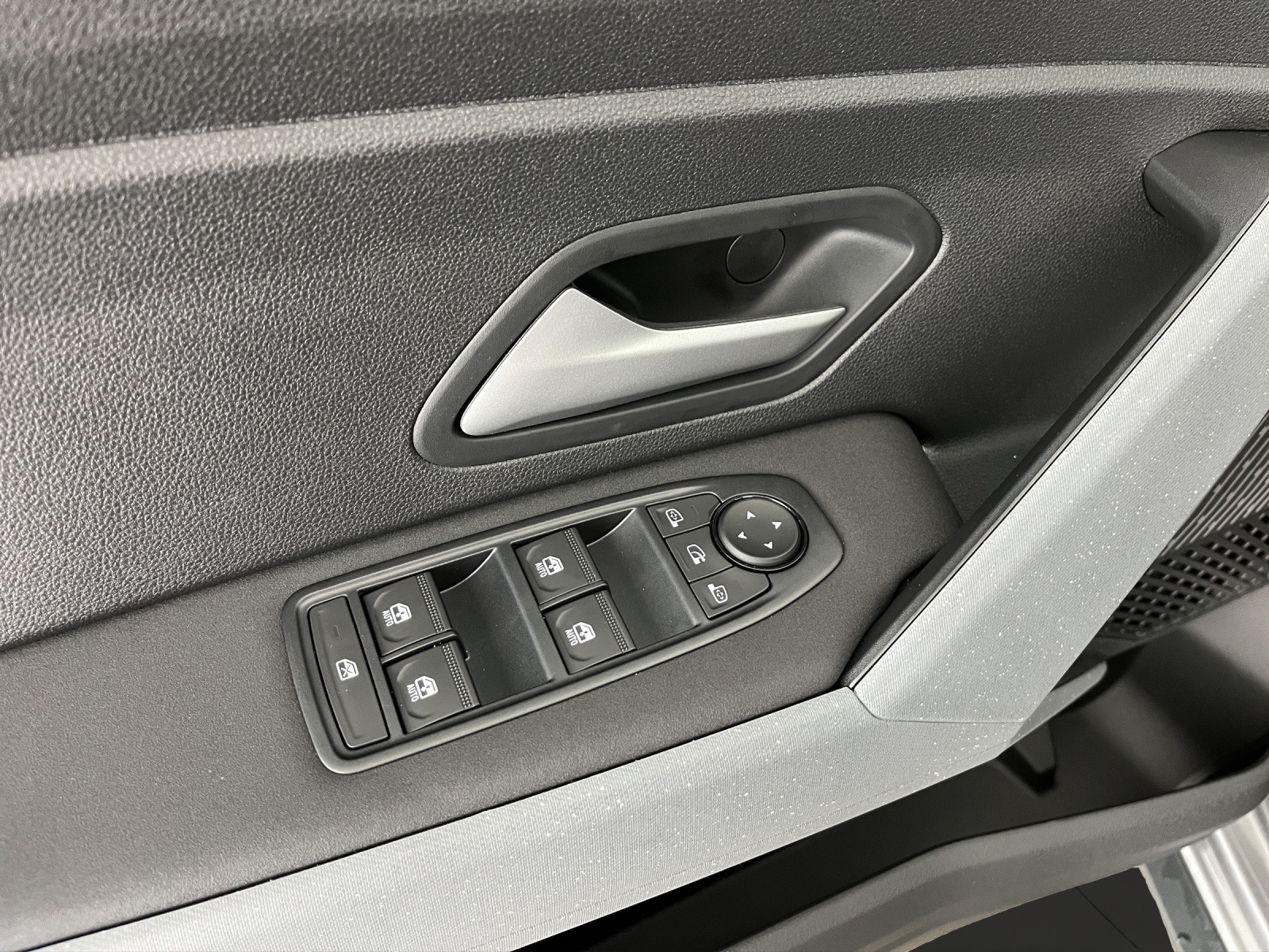 DACIA Bigster 1.2 Hybrid Journey 4WD-image-13