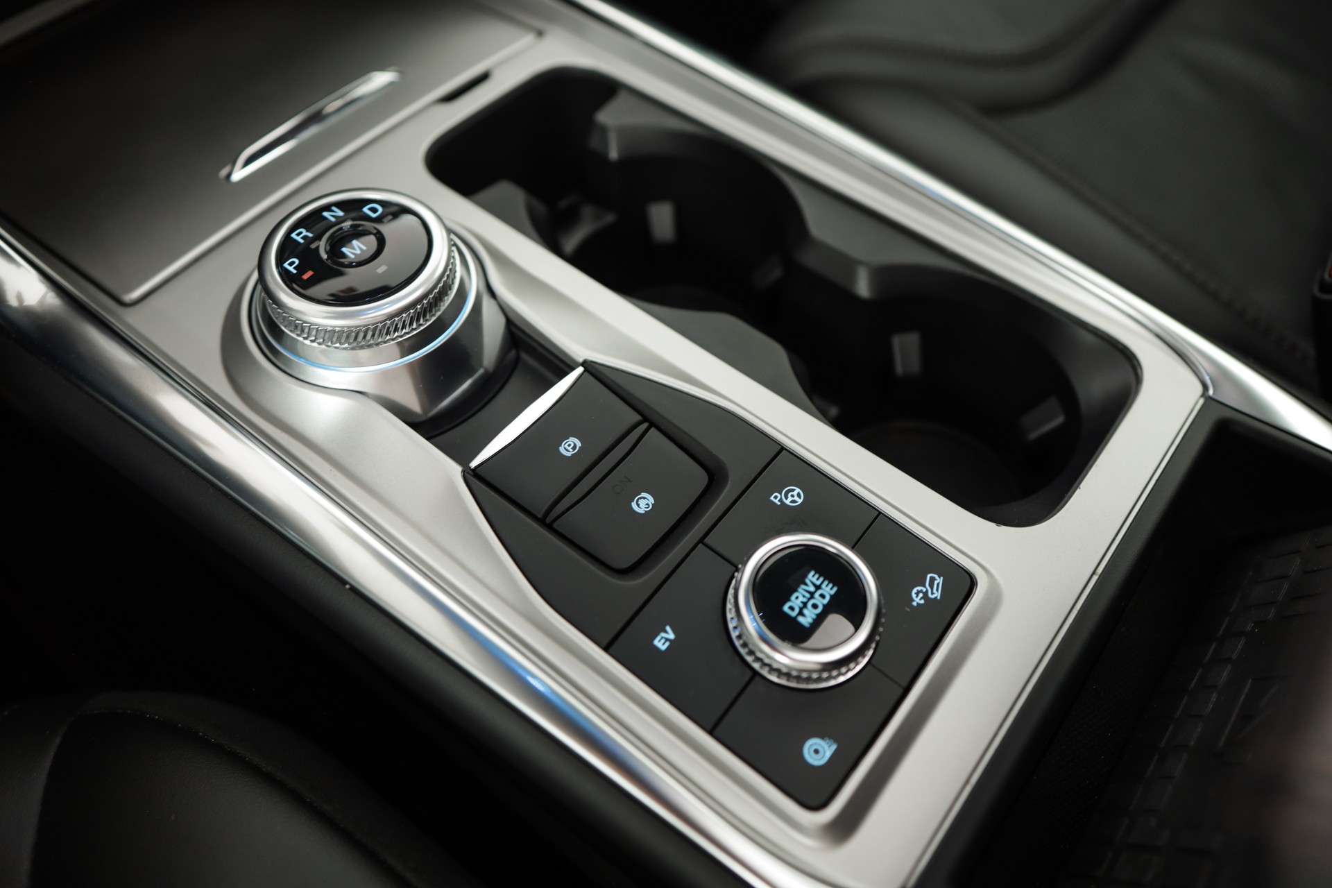 FORD Explorer 3.0 EcoB. Plug-in-Hybrid Platinum 4WD Aut.-image-18