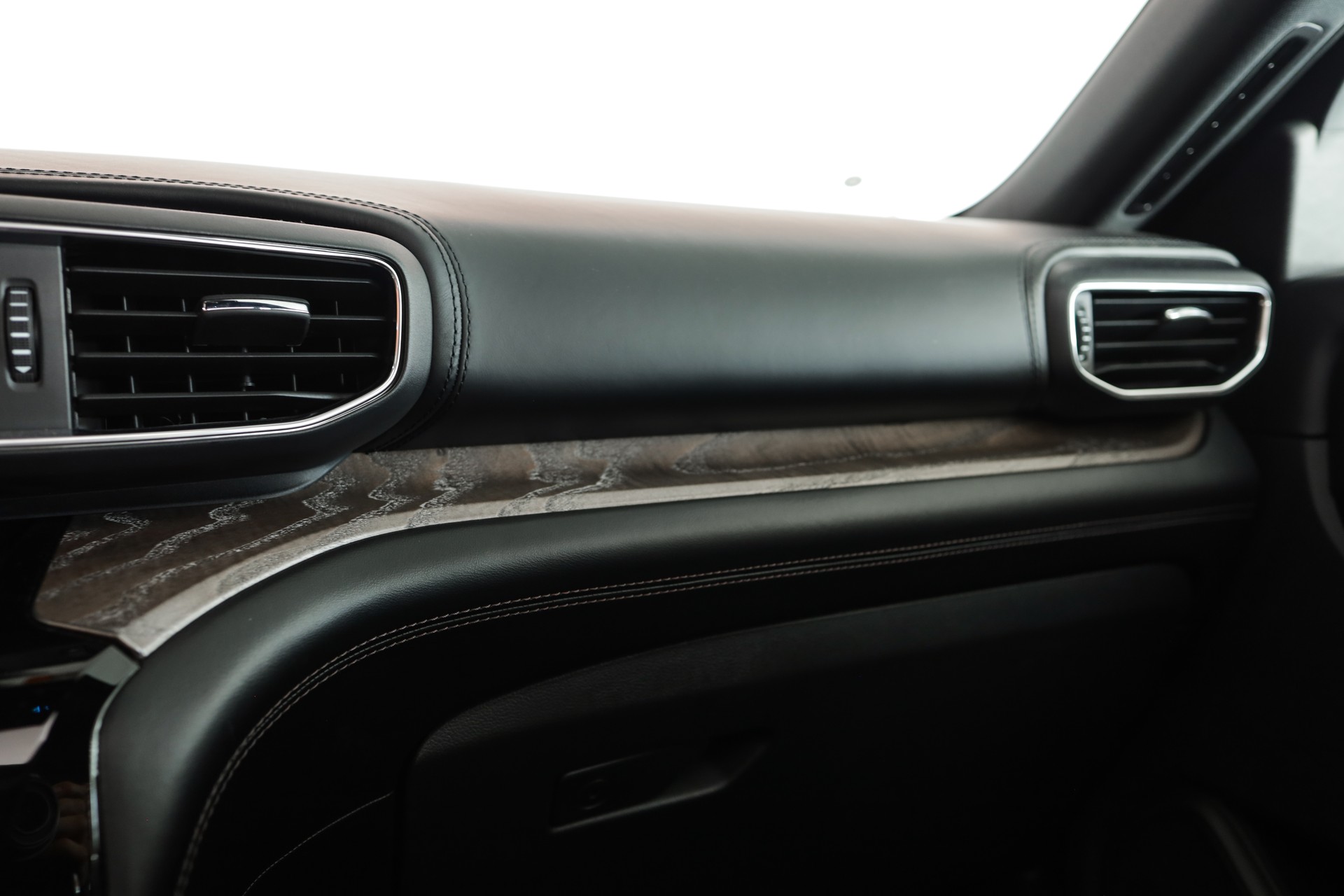 FORD Explorer 3.0 EcoB. Plug-in-Hybrid Platinum 4WD Aut.-image-16