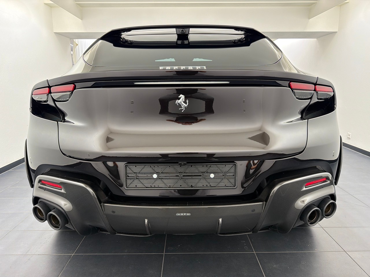 FERRARI Purosangue 6.5 V12-showroom-element-2