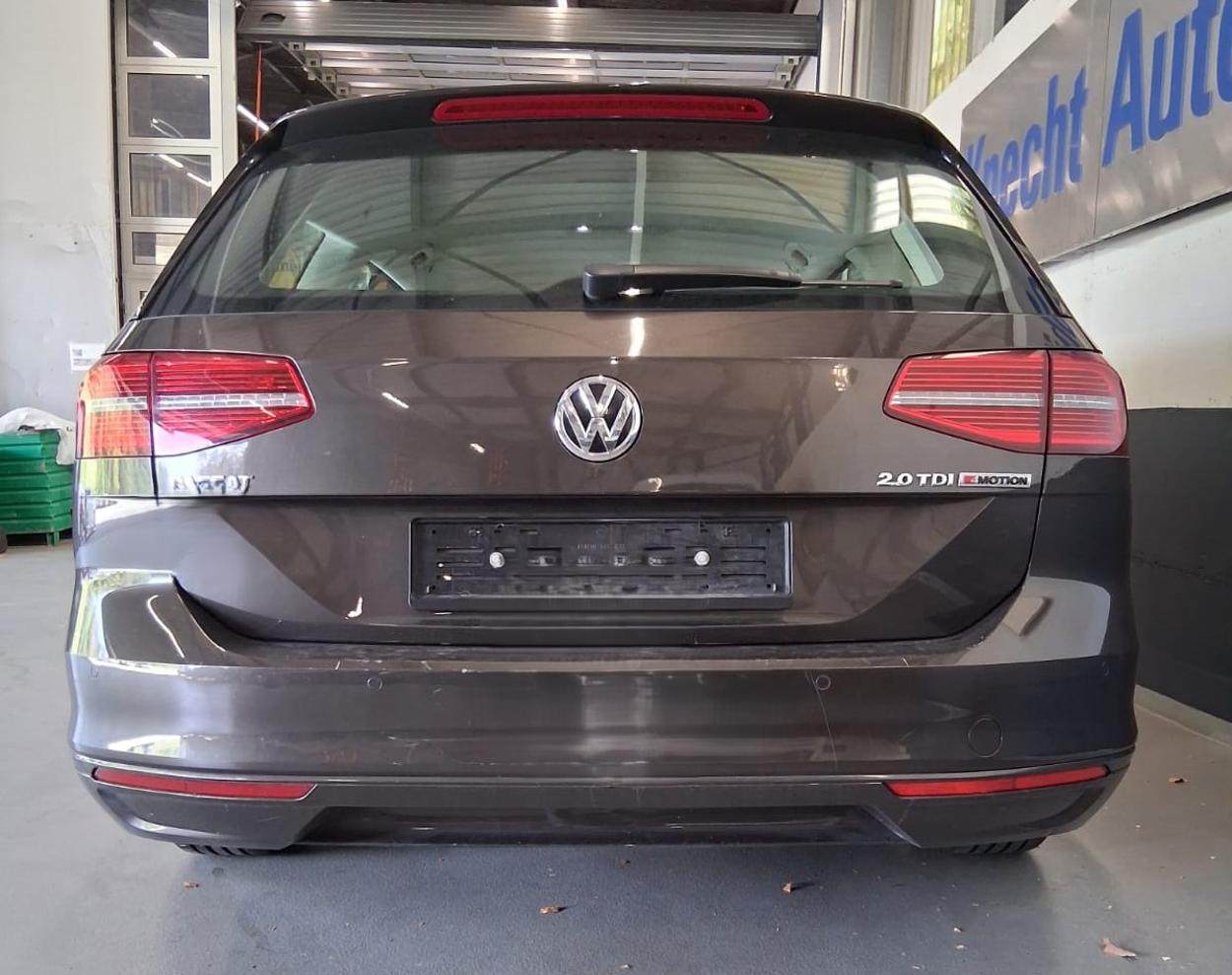 VW Passat Variant 2.0 TDI 150 SCR Family 4m-image-4