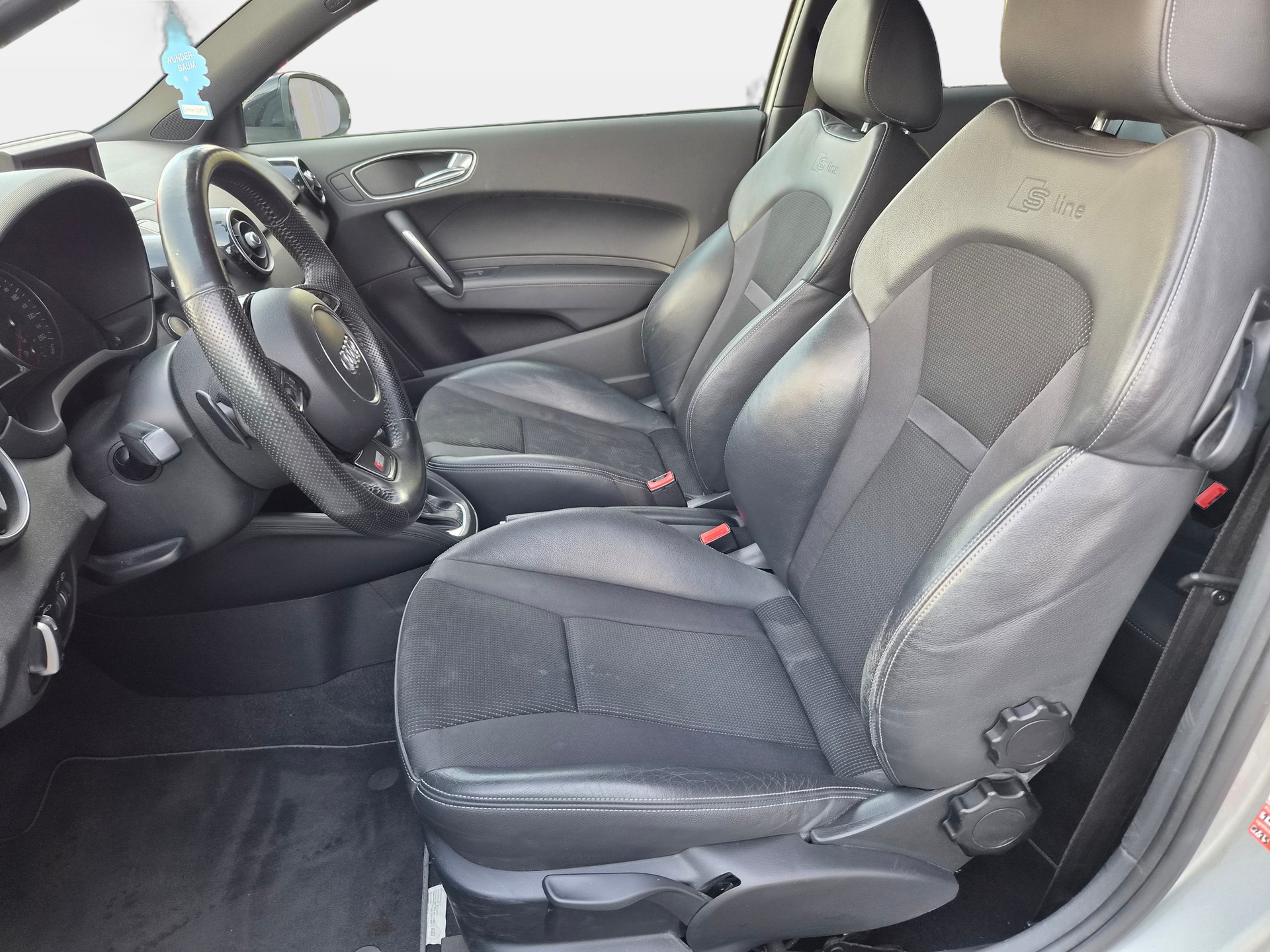 AUDI A1 Sportback Sport 1.4 TFSI S-Line S-tronic-image-8