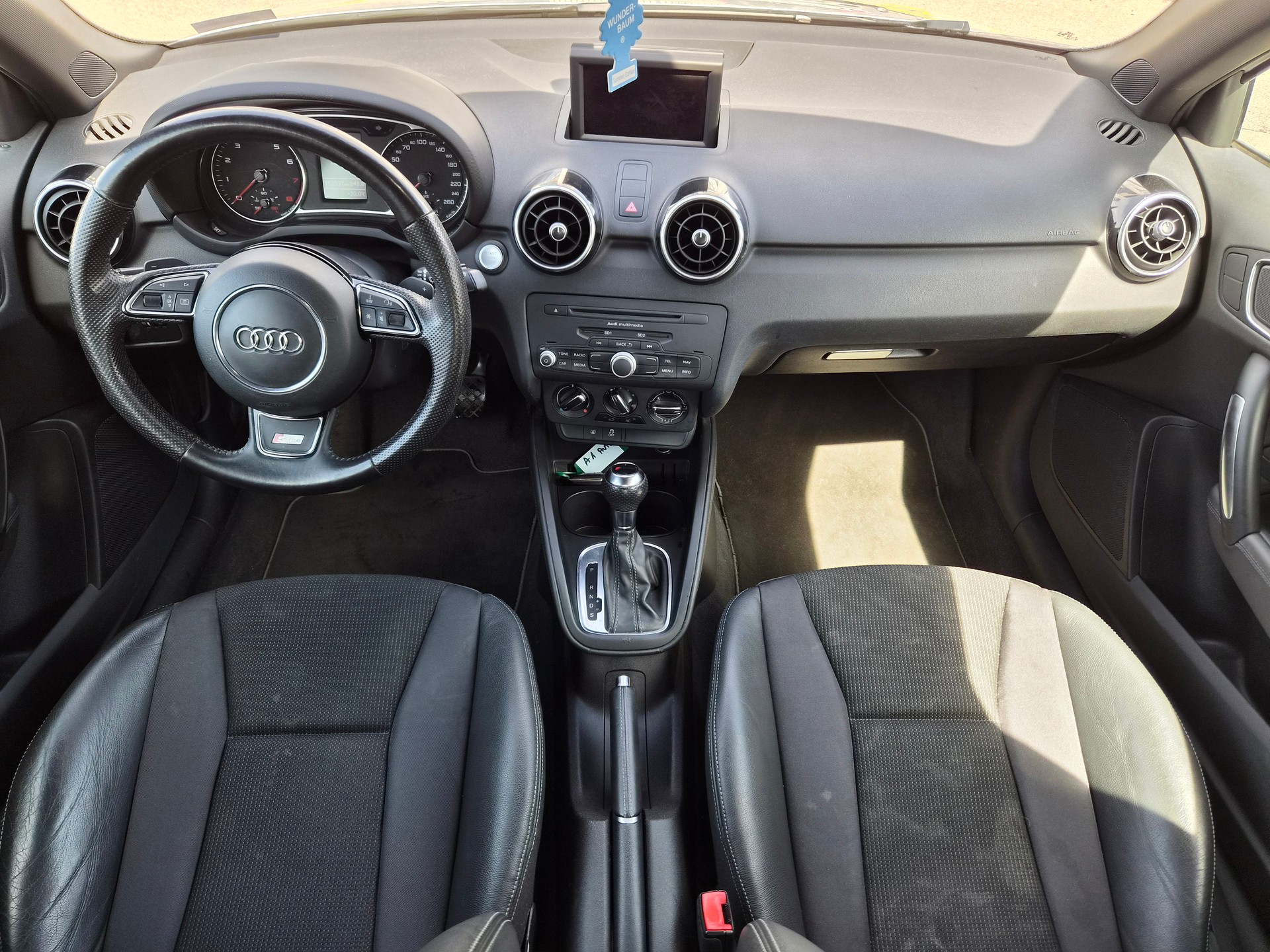 AUDI A1 Sportback Sport 1.4 TFSI S-Line S-tronic-image-8
