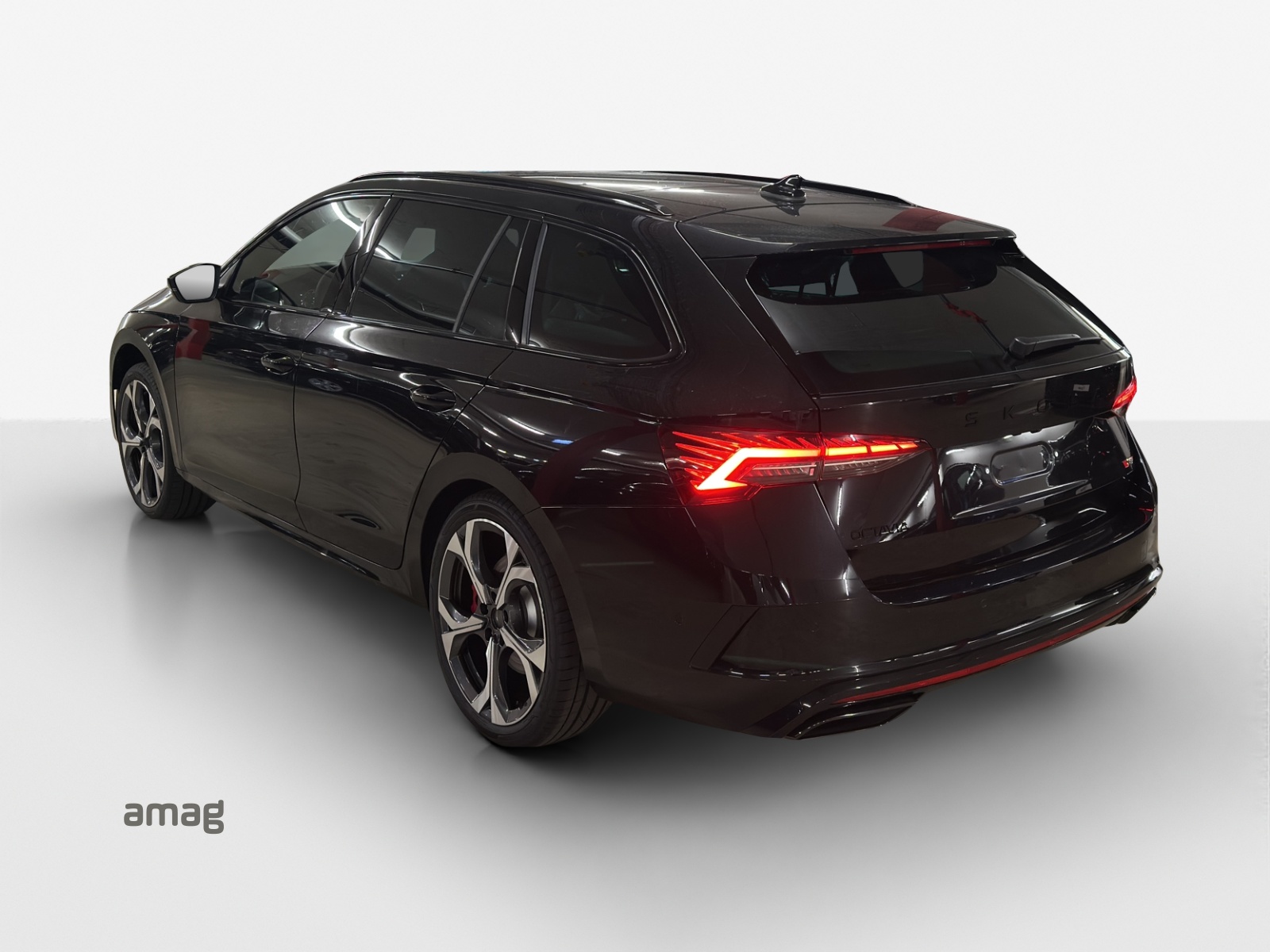 SKODA Octavia Combi 2.0 TSI DSG RS-showroom-element-2