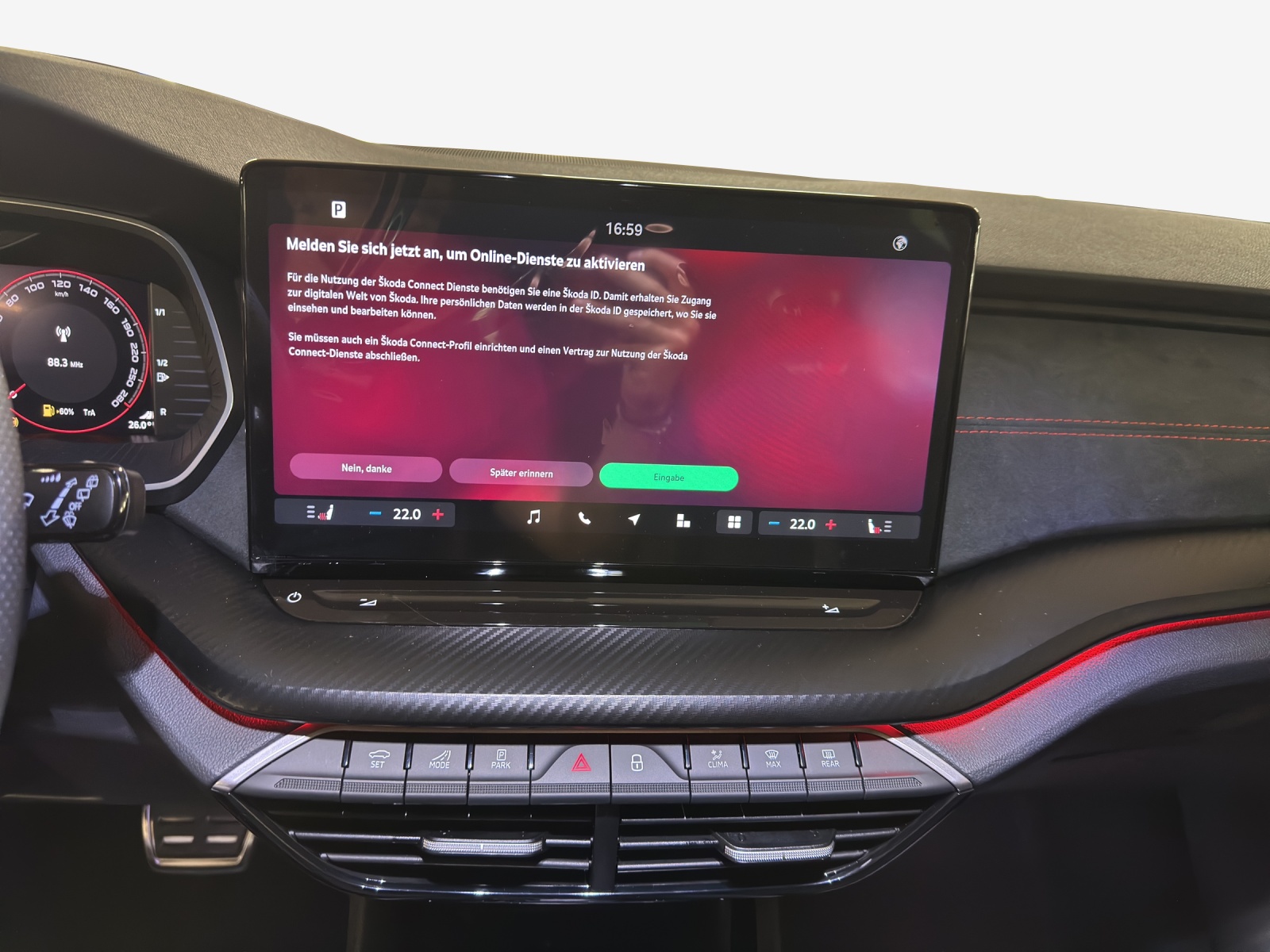 SKODA Octavia Combi 2.0 TSI DSG RS-image-10