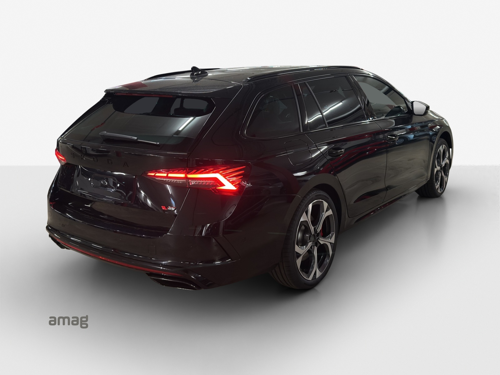 SKODA Octavia Combi 2.0 TSI DSG RS-image-4