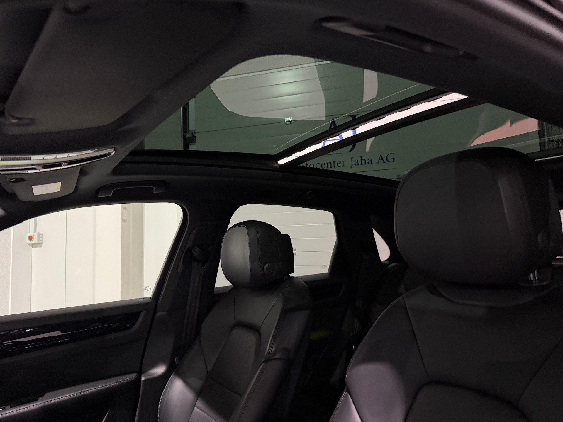 PORSCHE Cayenne (CH) AHK 3.5T-image-8