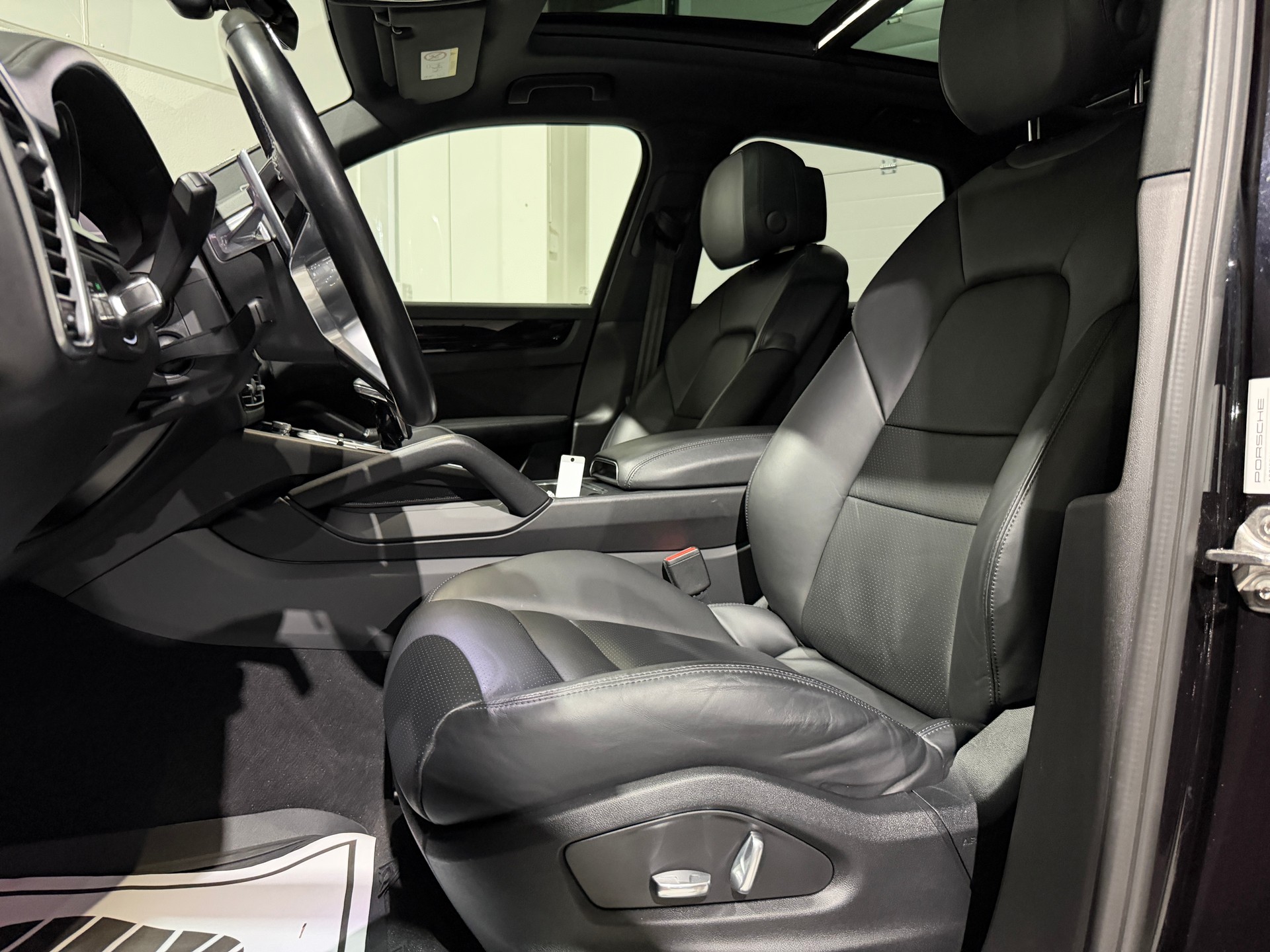 PORSCHE Cayenne (CH) AHK 3.5T-image-7