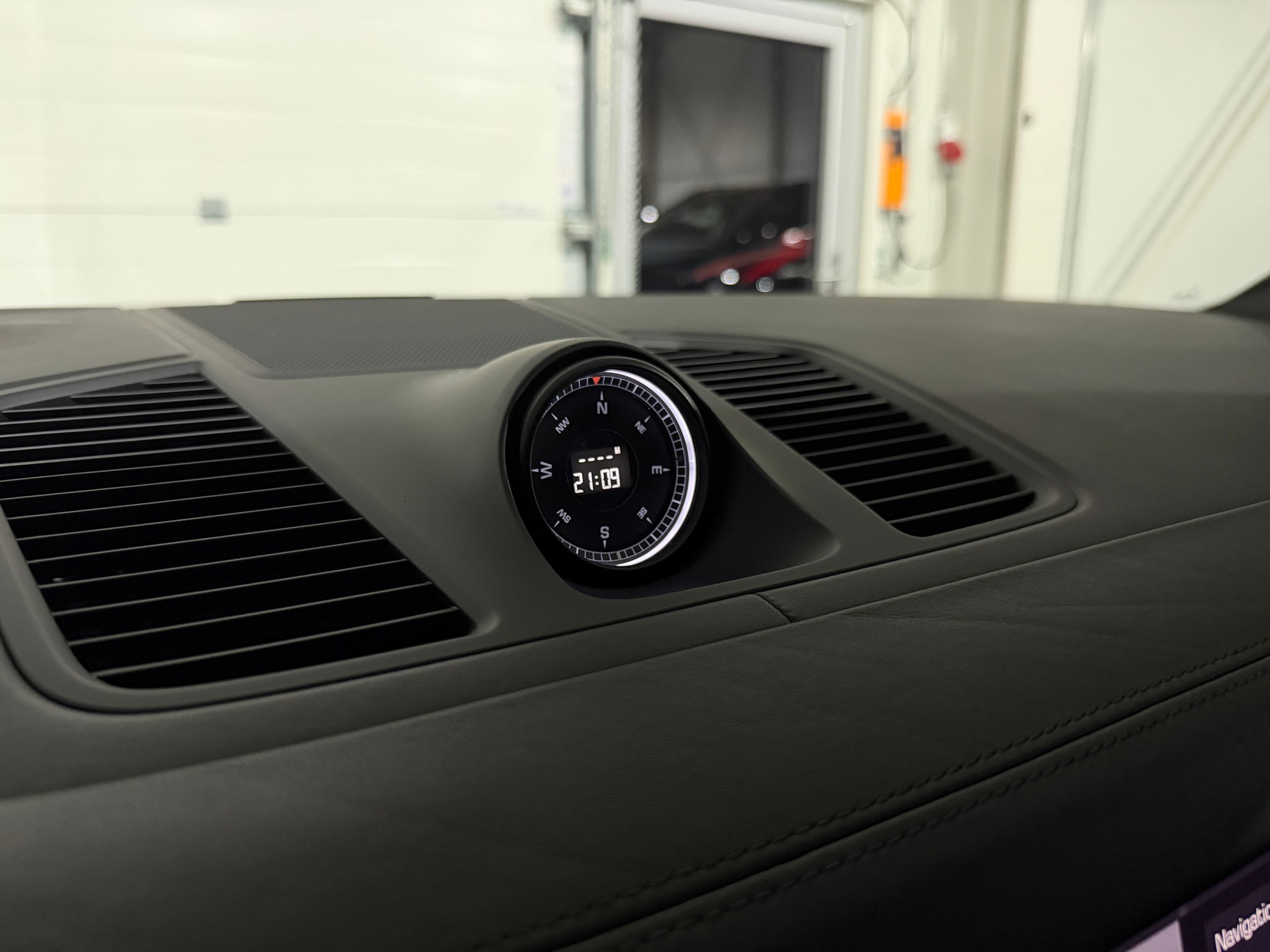 PORSCHE Cayenne (CH) AHK 3.5T-image-14