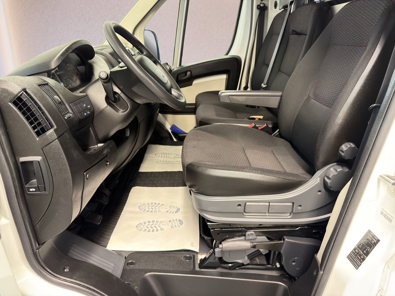 PEUGEOT Boxer 2.0 HDI 335 Active L2H2 *3-Sitzer*-image-10