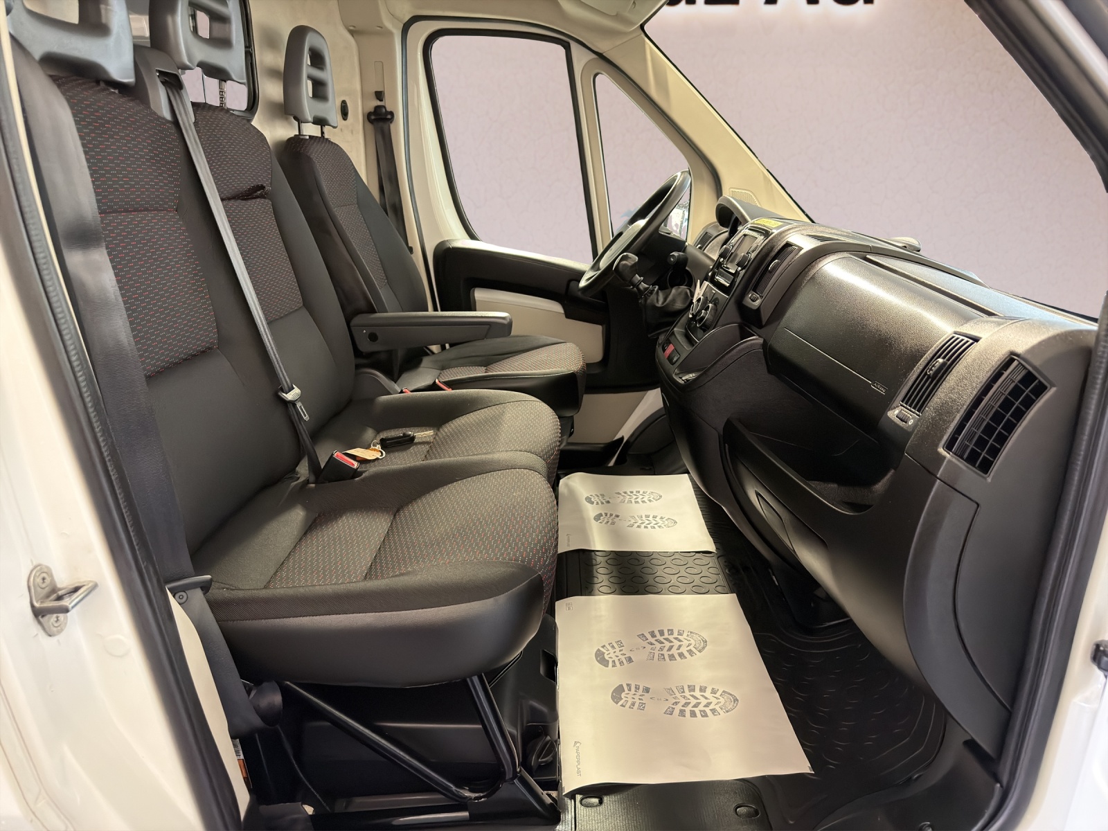 PEUGEOT Boxer 2.0 HDI 335 Active L2H2 *3-Sitzer*-image-15