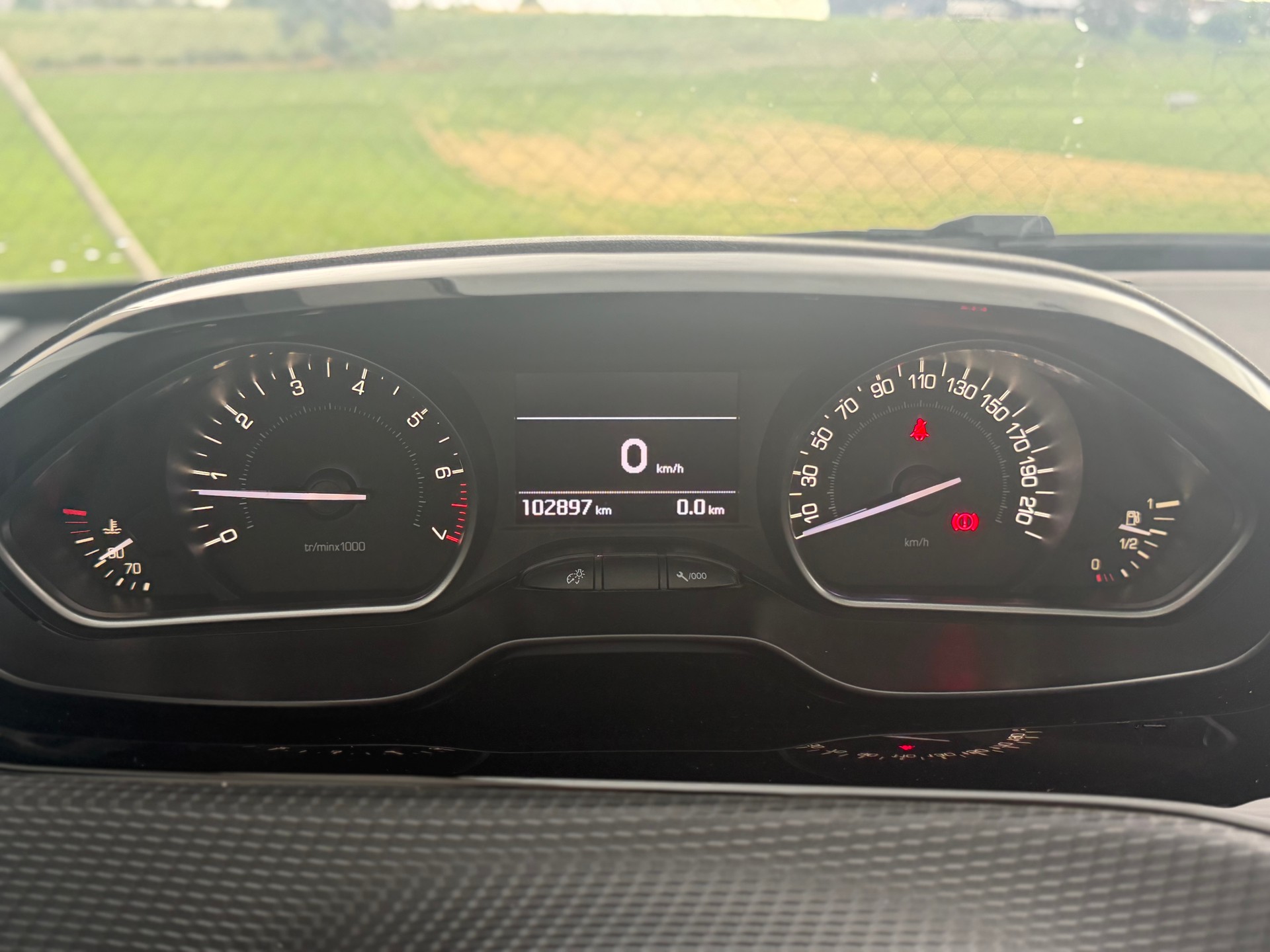 PEUGEOT 208 1.2 PureTech GT Line-image-10