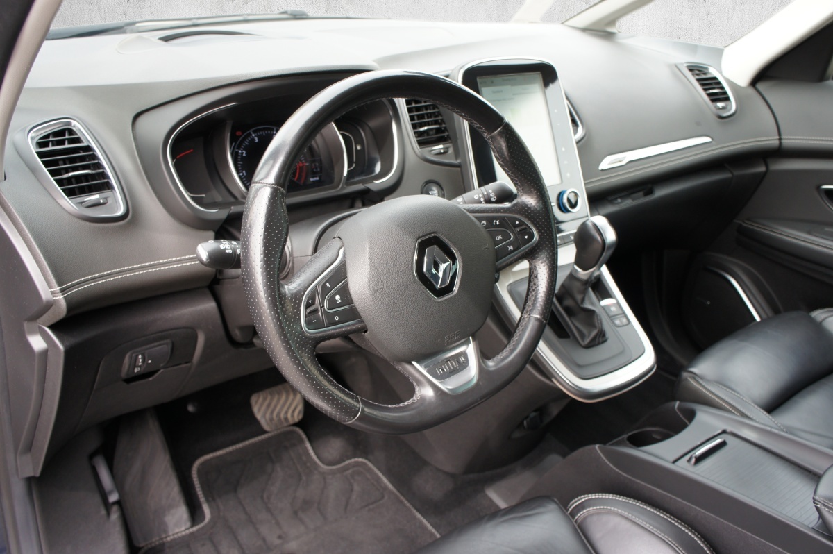RENAULT Scénic 1.3 16V Turbo Initiale Paris EDC-image-8
