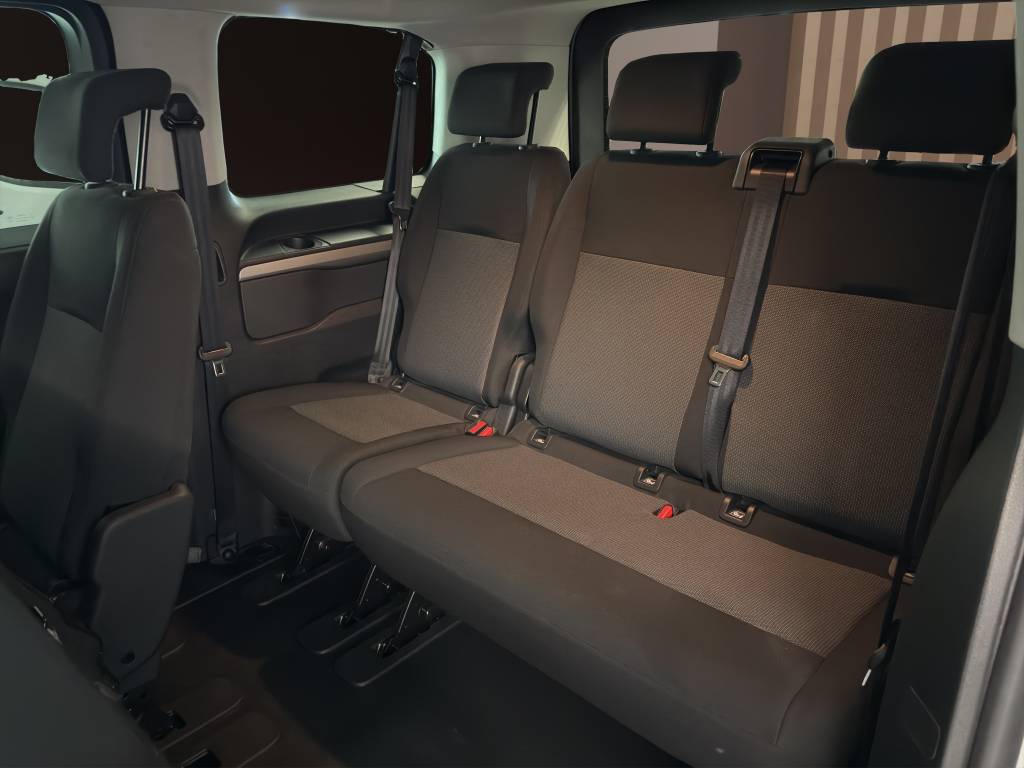 PEUGEOT e-Traveller Business 50 Standard-image-14