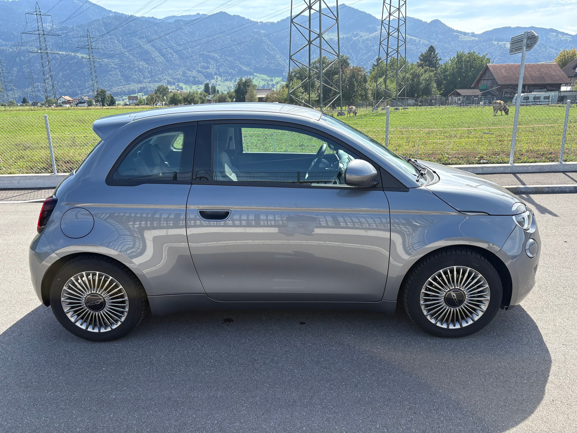 FIAT 500 electric 87 kW Icon-showroom-element-1