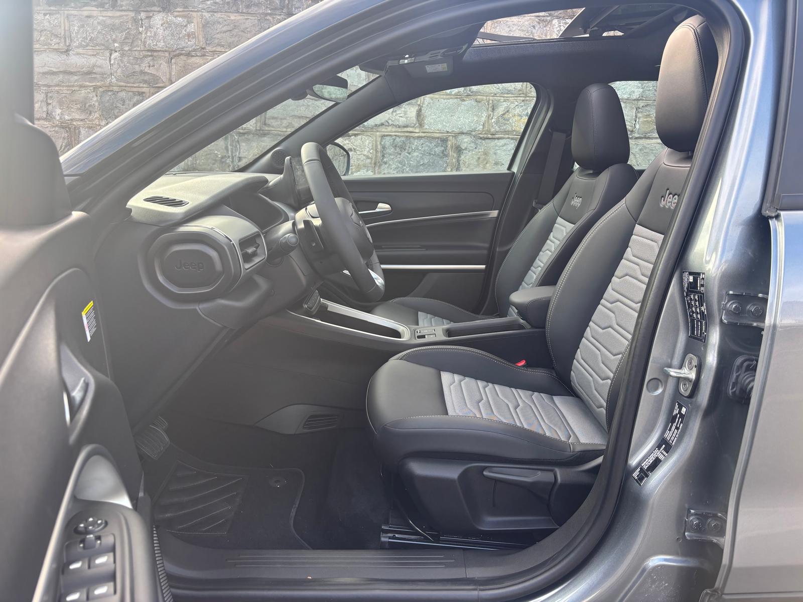 JEEP Avenger 1.2 Turbo MHEV Upland Sky 4xe-image-5