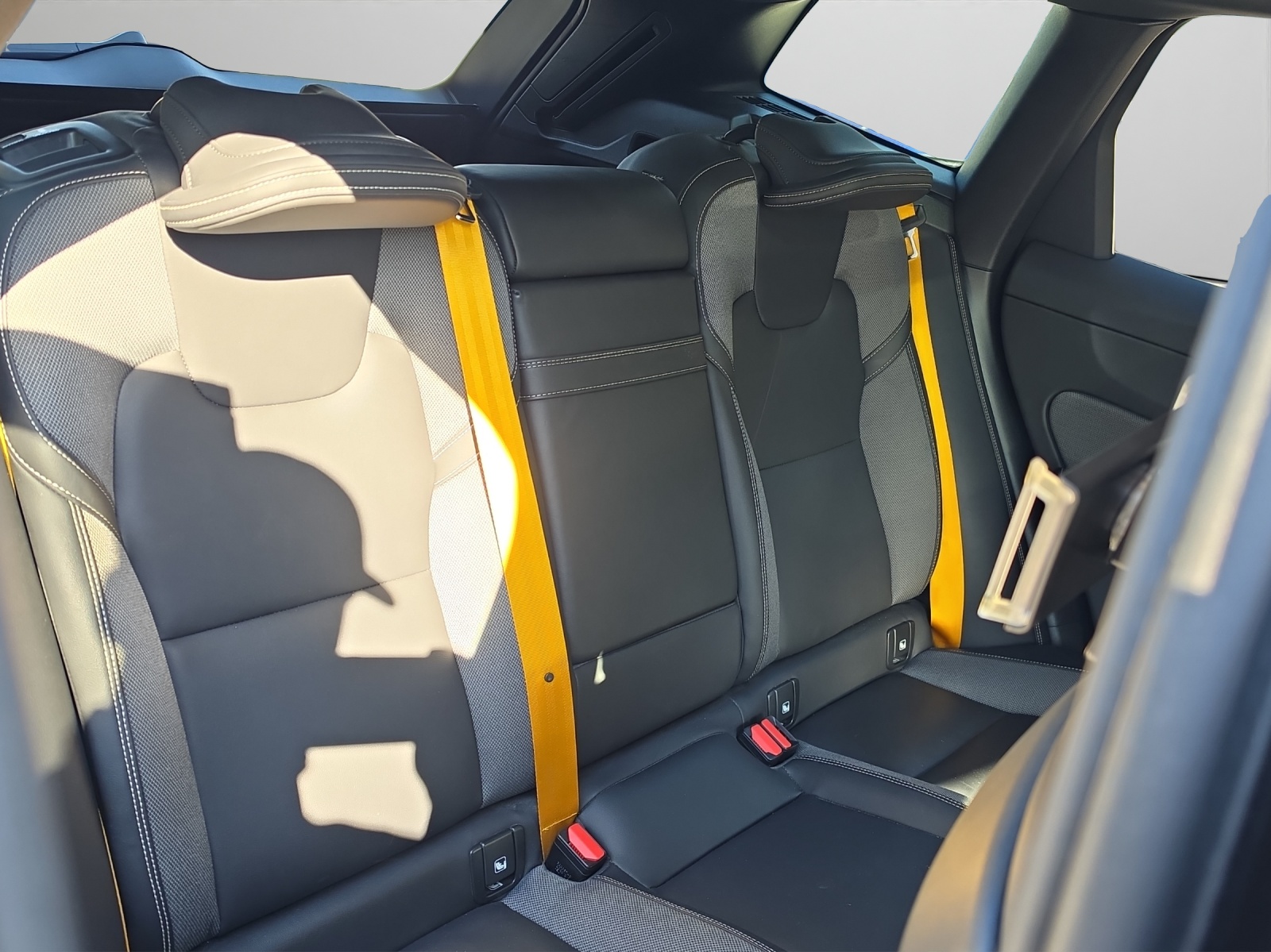 VOLVO XC60 2.0 T8 TE Polestar eAWD-image-13