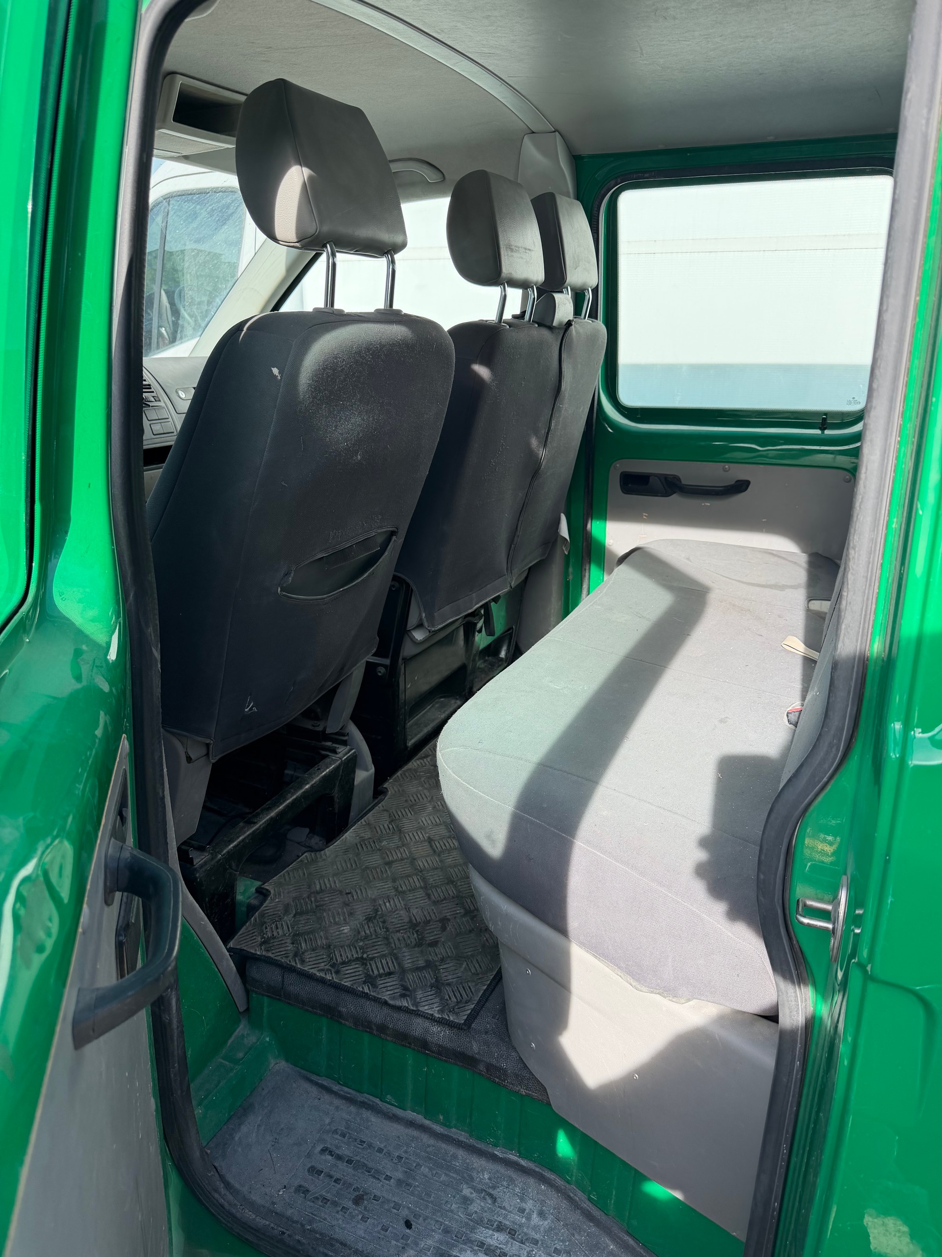 VW T5 2.0 TDI-image-4