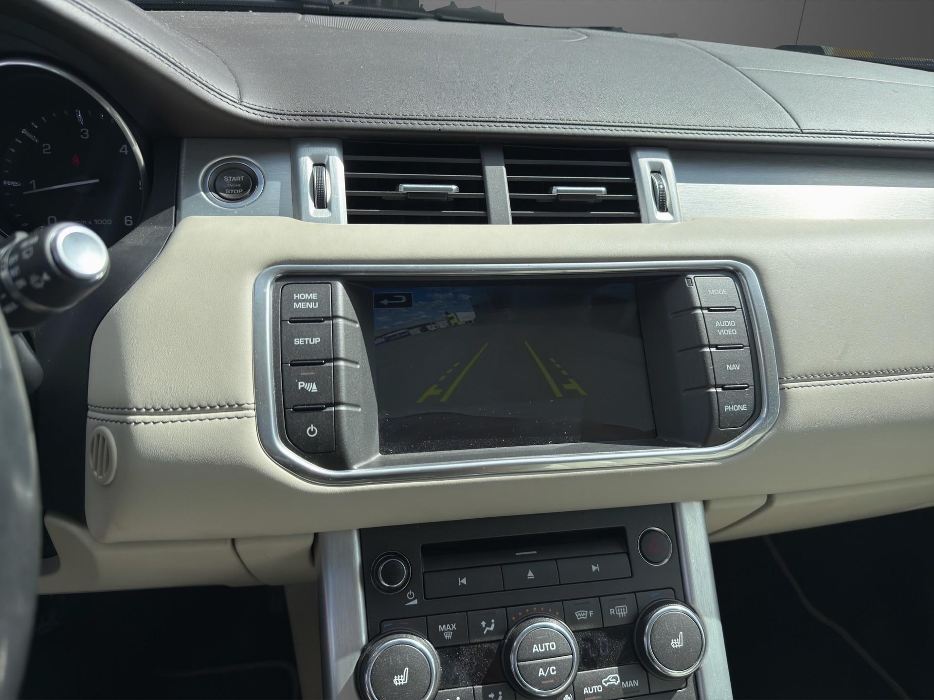 LAND ROVER Range Rover Evoque 2.2 SD4 Prestige AT9-image-13