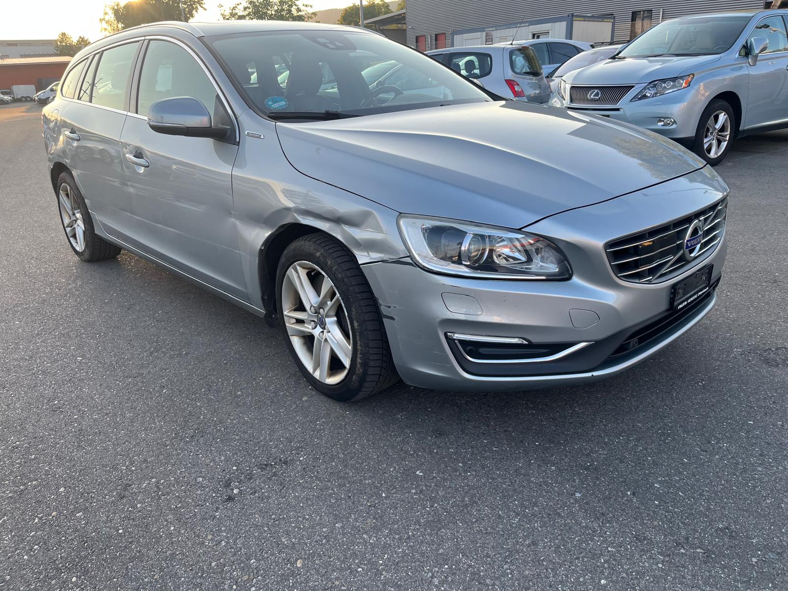 VOLVO V60 D6 AWD Plug-in Hybrid Momentum Dynamic Edition A