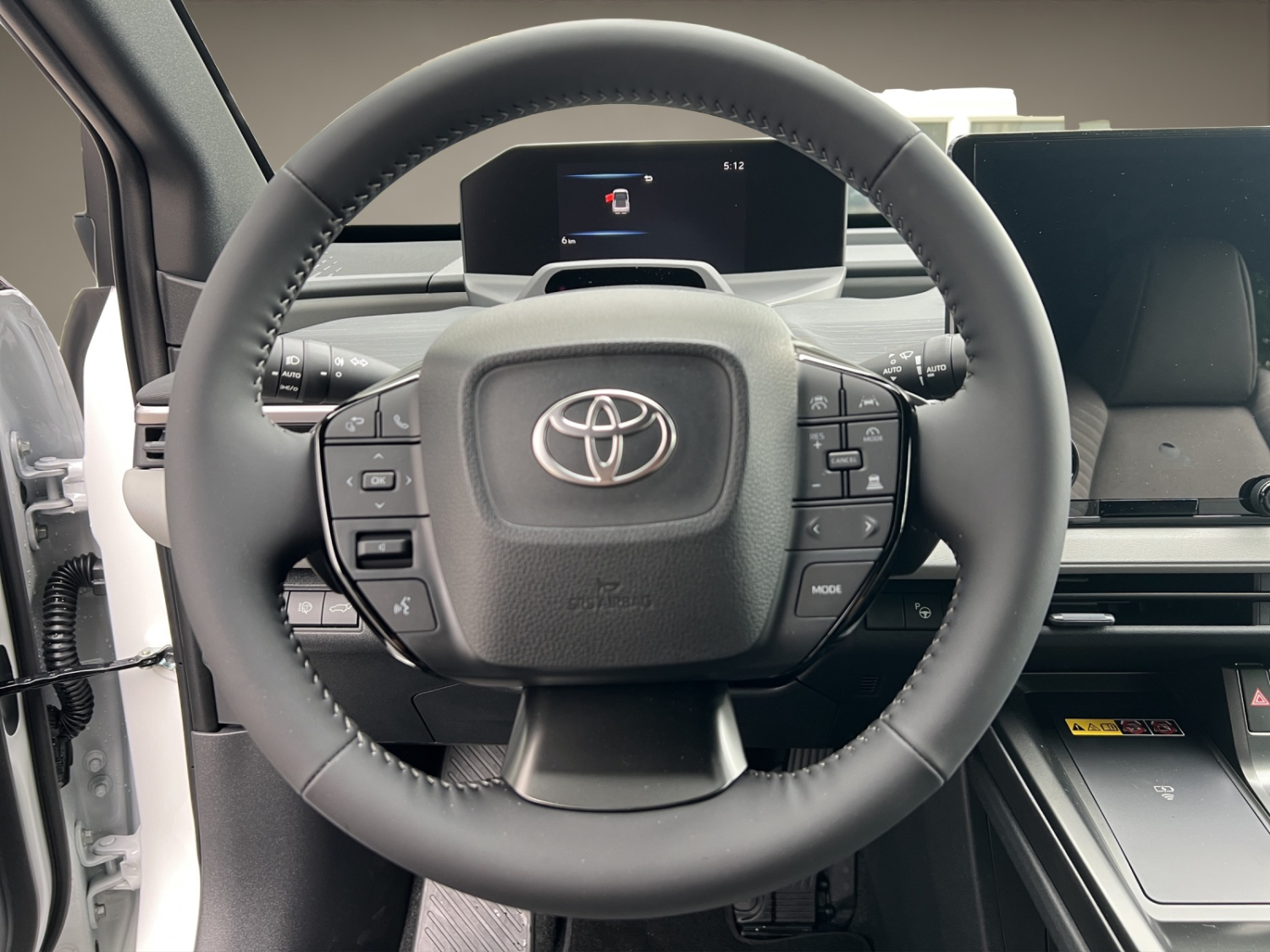 TOYOTA C-HR+ Premium AWD-image-11