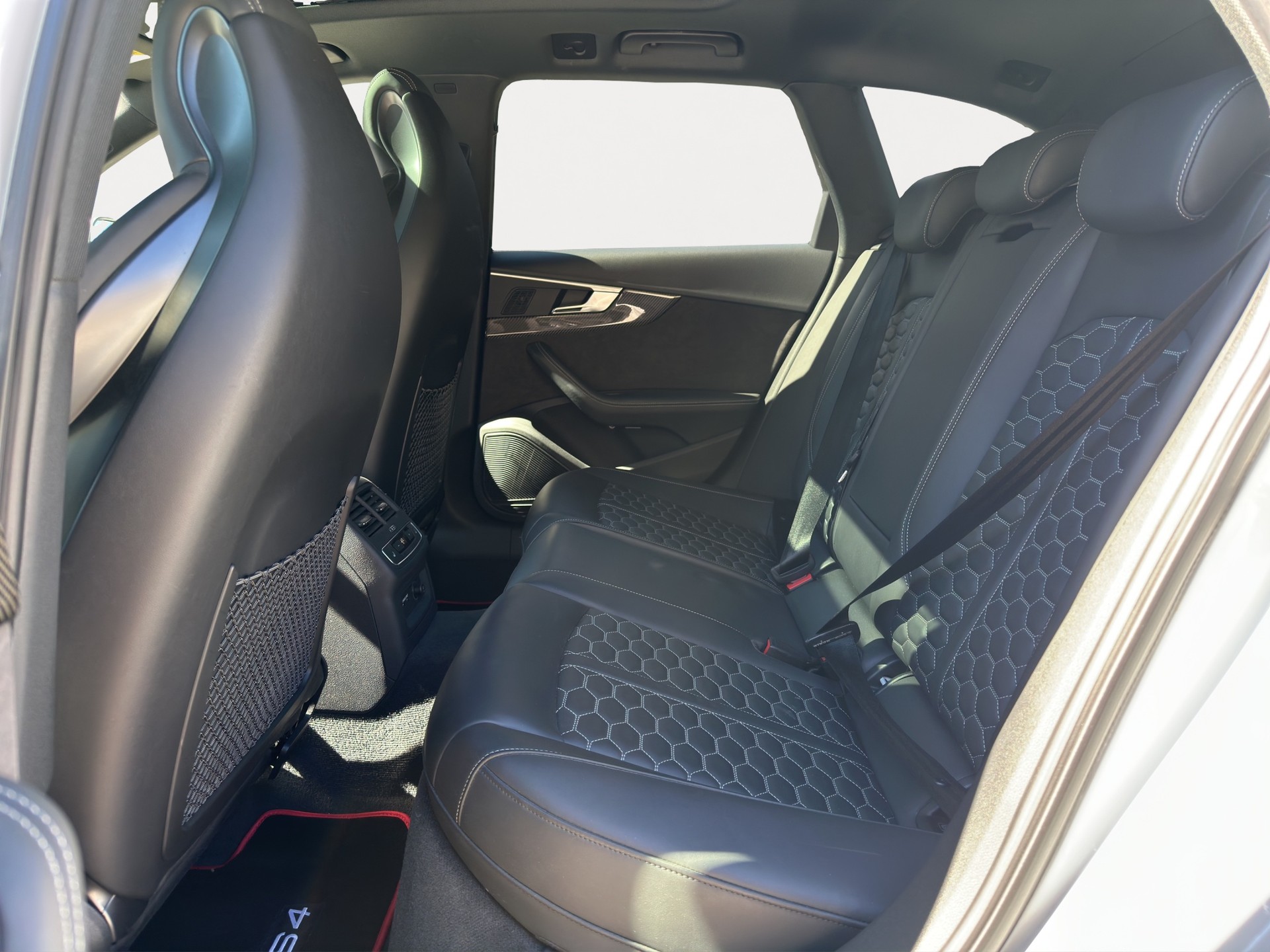 AUDI RS4 Avant 2.9 TFSI quattro tiptronic-image-6