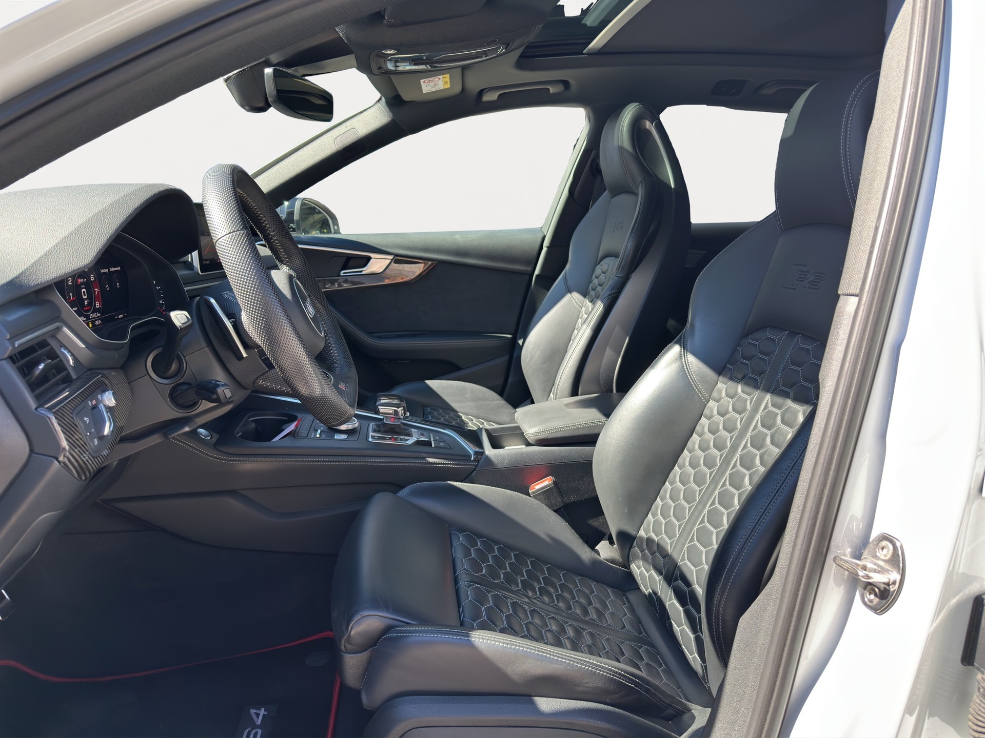 AUDI RS4 Avant 2.9 TFSI quattro tiptronic-image-5