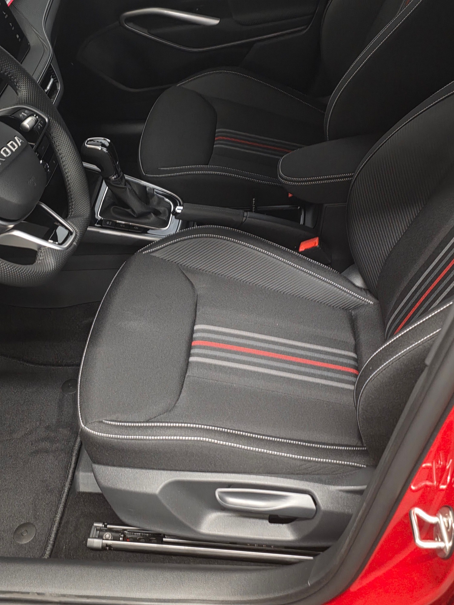 SKODA Fabia 1.5 TSI 130 DSG-image-10