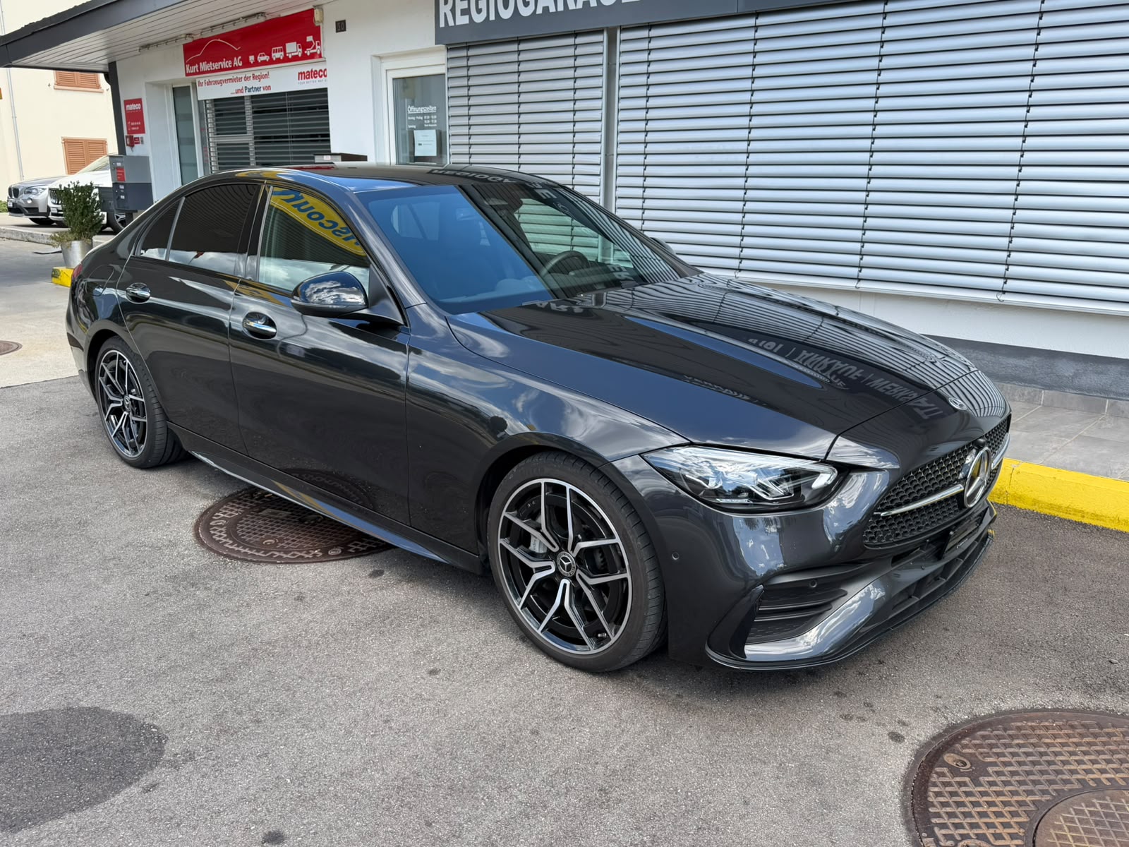 MERCEDES-BENZ C 300 d AMG Line-image-3