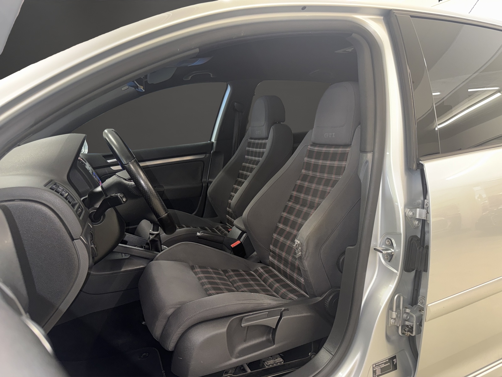 VW Golf 2.0 TFSI GTI-image-6