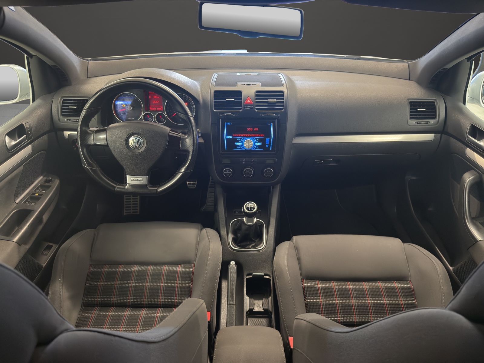 VW Golf 2.0 TFSI GTI-image-8