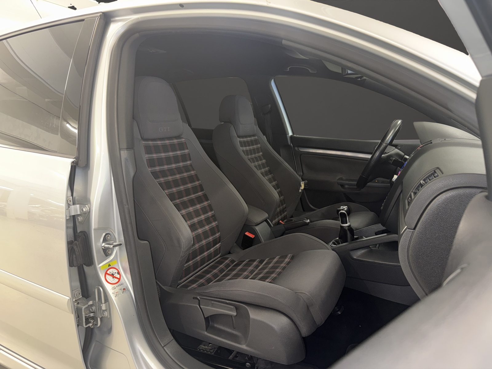 VW Golf 2.0 TFSI GTI-image-7