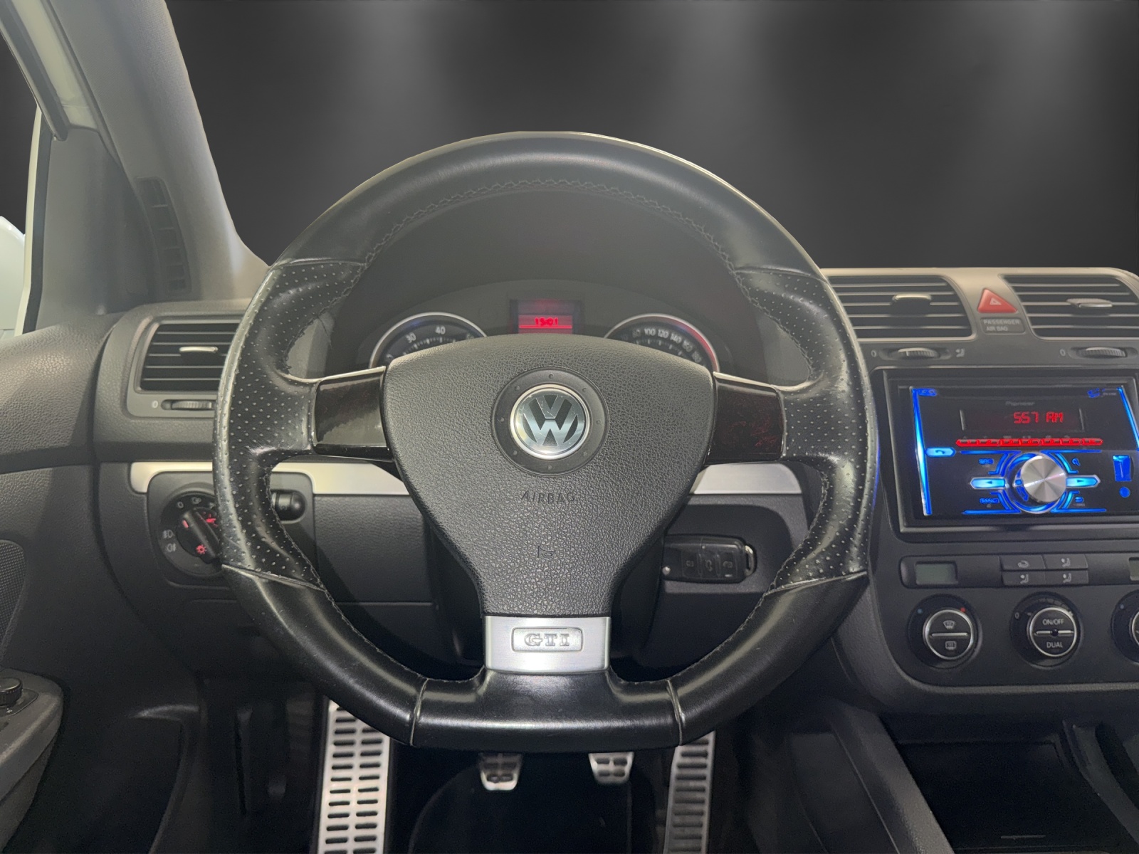 VW Golf 2.0 TFSI GTI-image-11