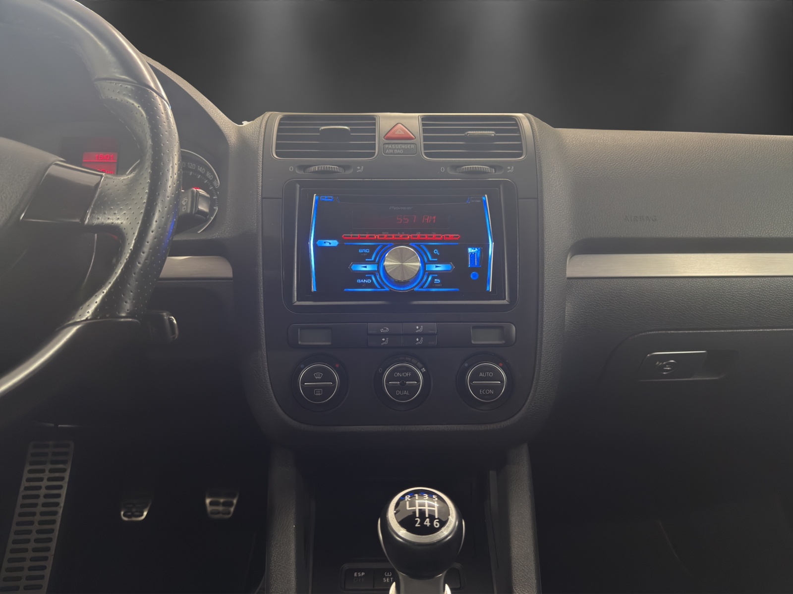 VW Golf 2.0 TFSI GTI-image-10
