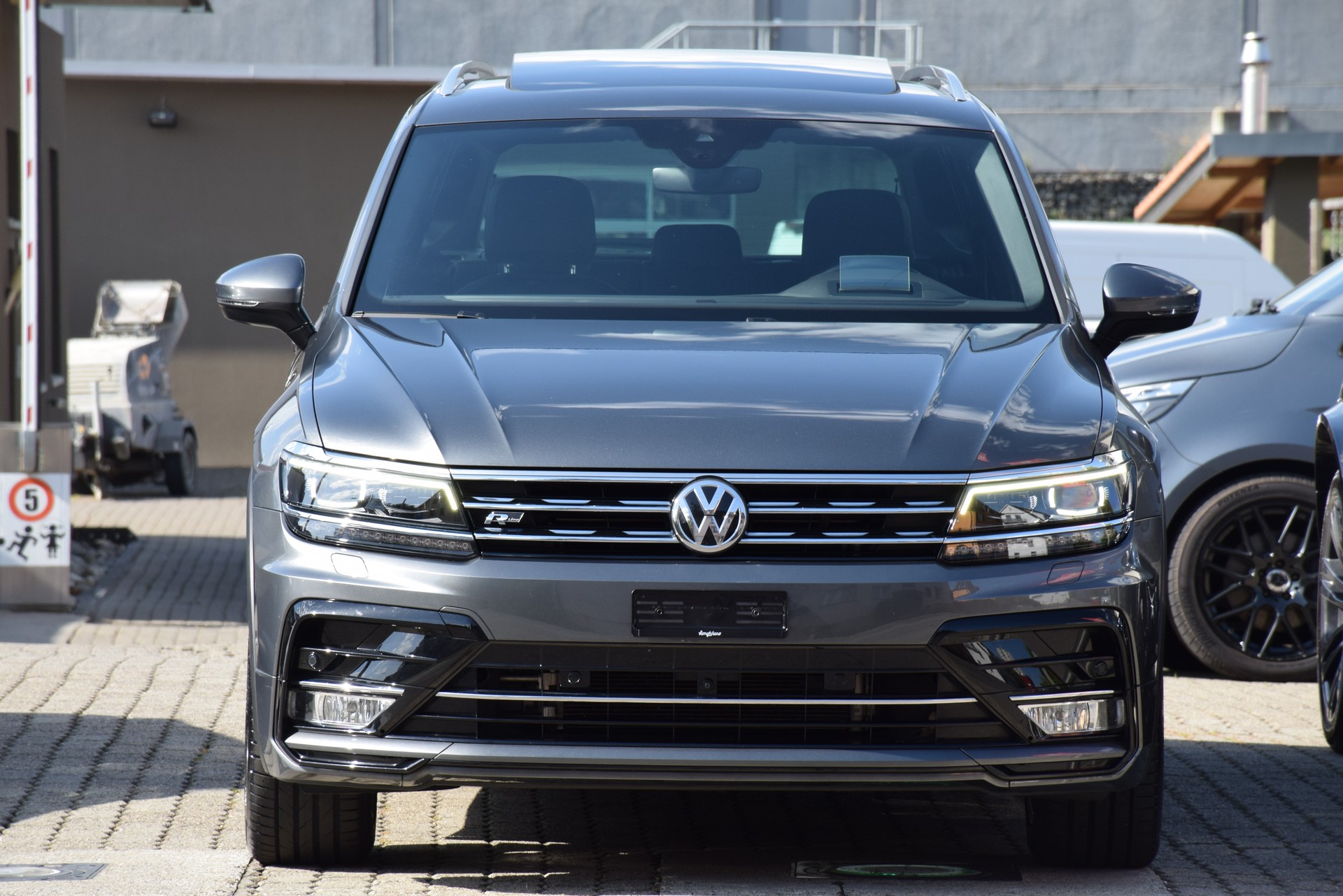 VW Tiguan 2.0TSI Highline 4Motion DSG-image-3