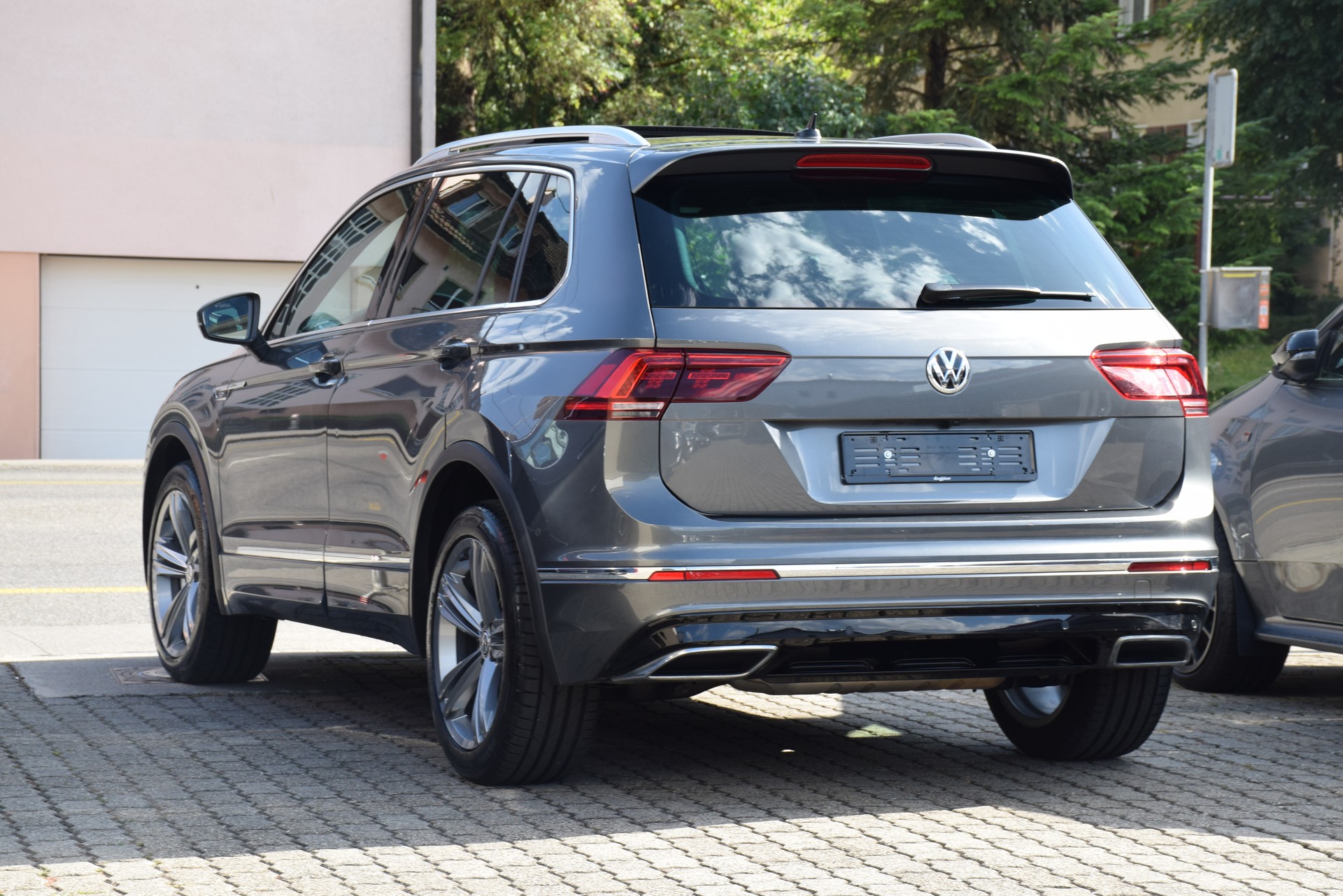 VW Tiguan 2.0TSI Highline 4Motion DSG-image-5