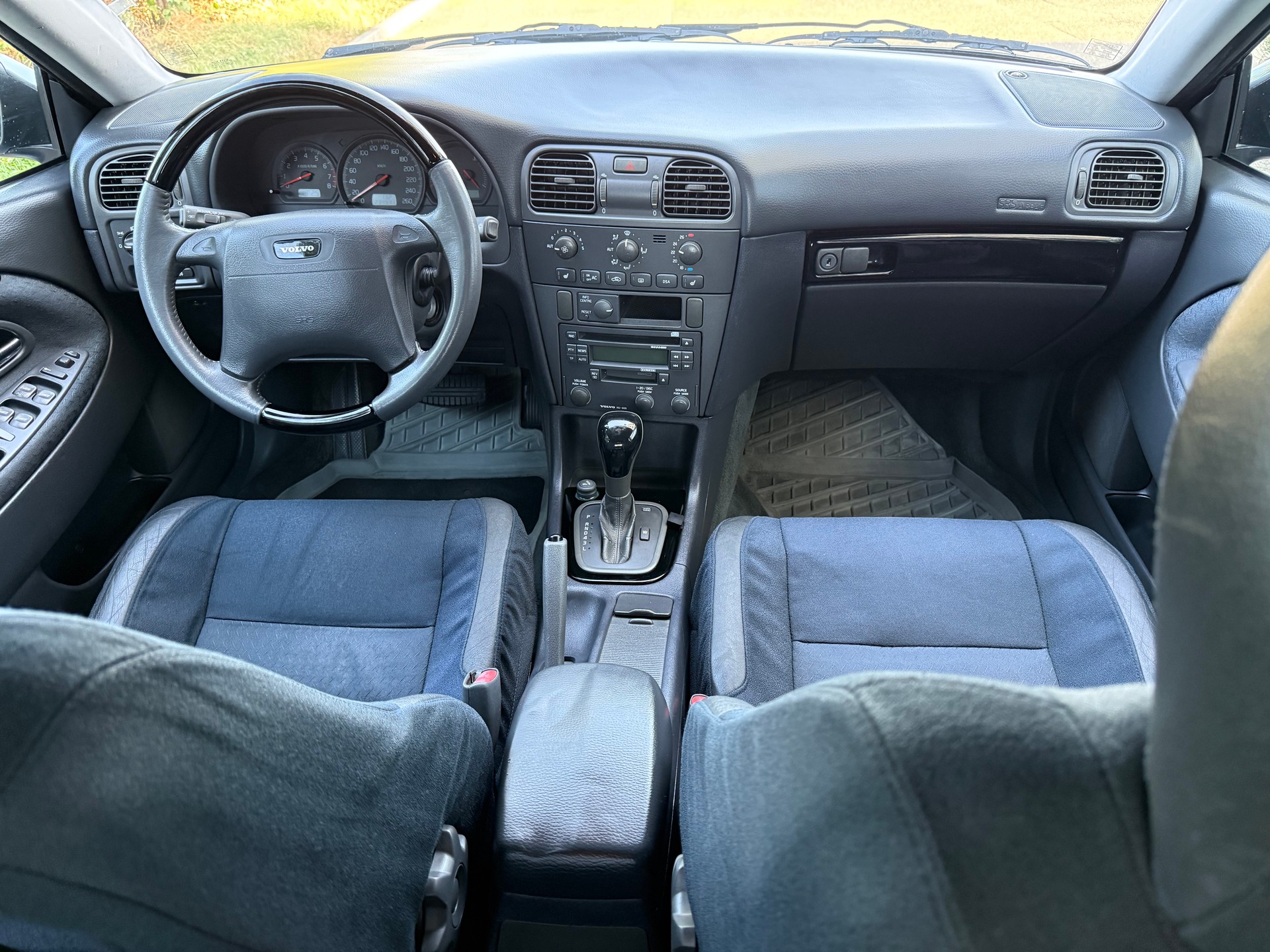 VOLVO V40 2.0T Special/Dynamic Edition-image-7