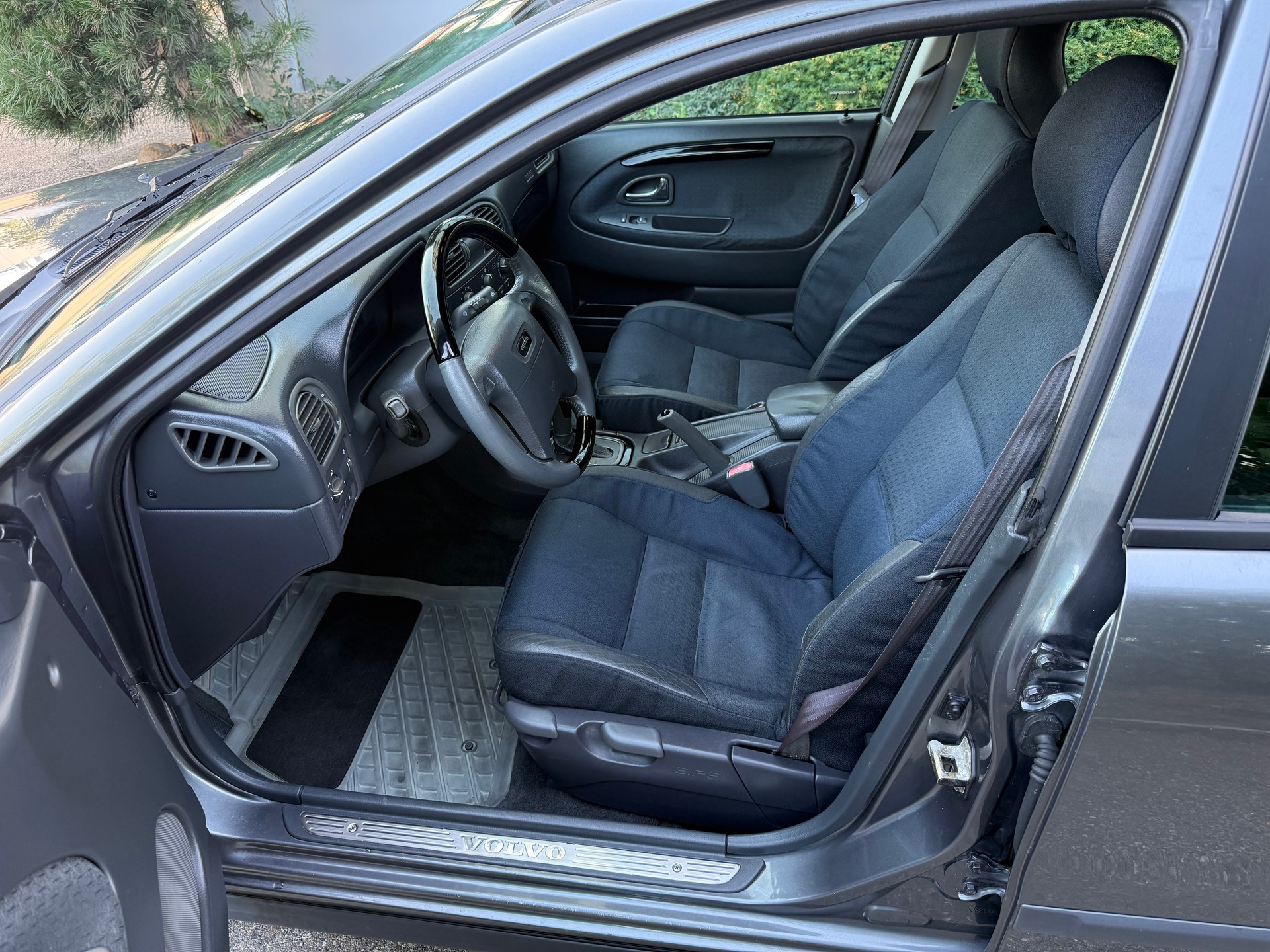 VOLVO V40 2.0T Special/Dynamic Edition-image-5
