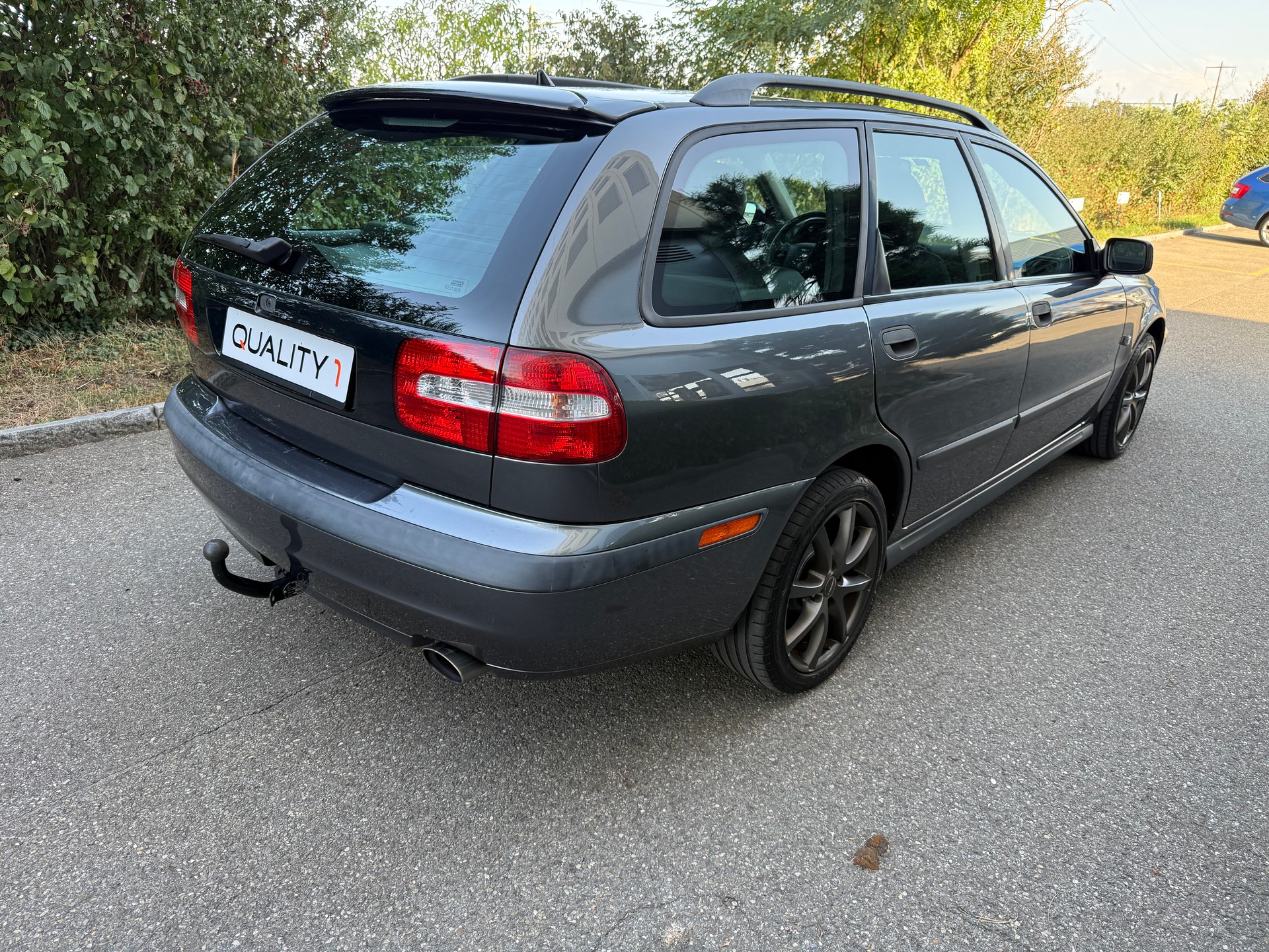 VOLVO V40 2.0T Special/Dynamic Edition-image-4