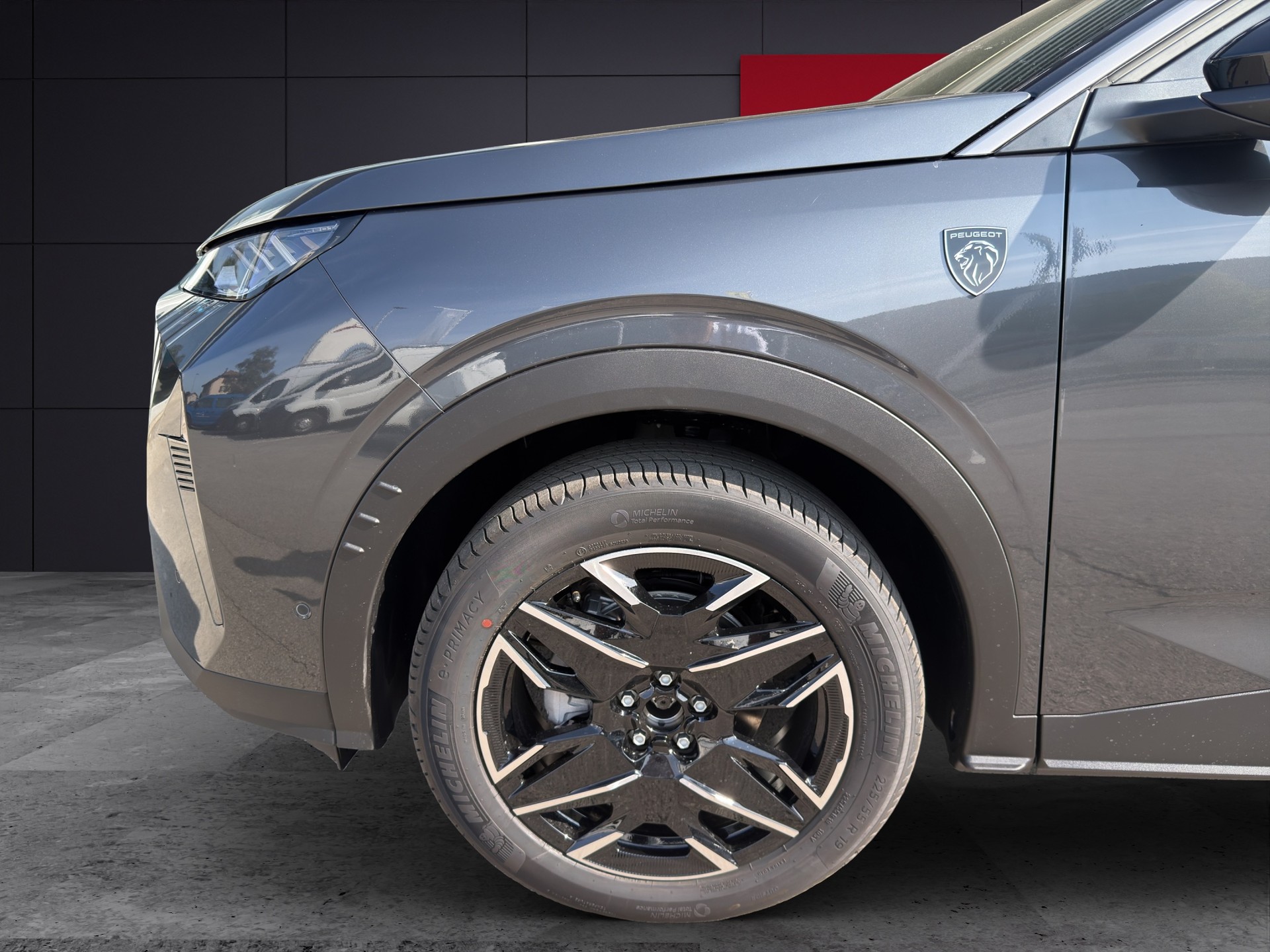 PEUGEOT 3008 1.2 MHEV GT Exclusive-image-4
