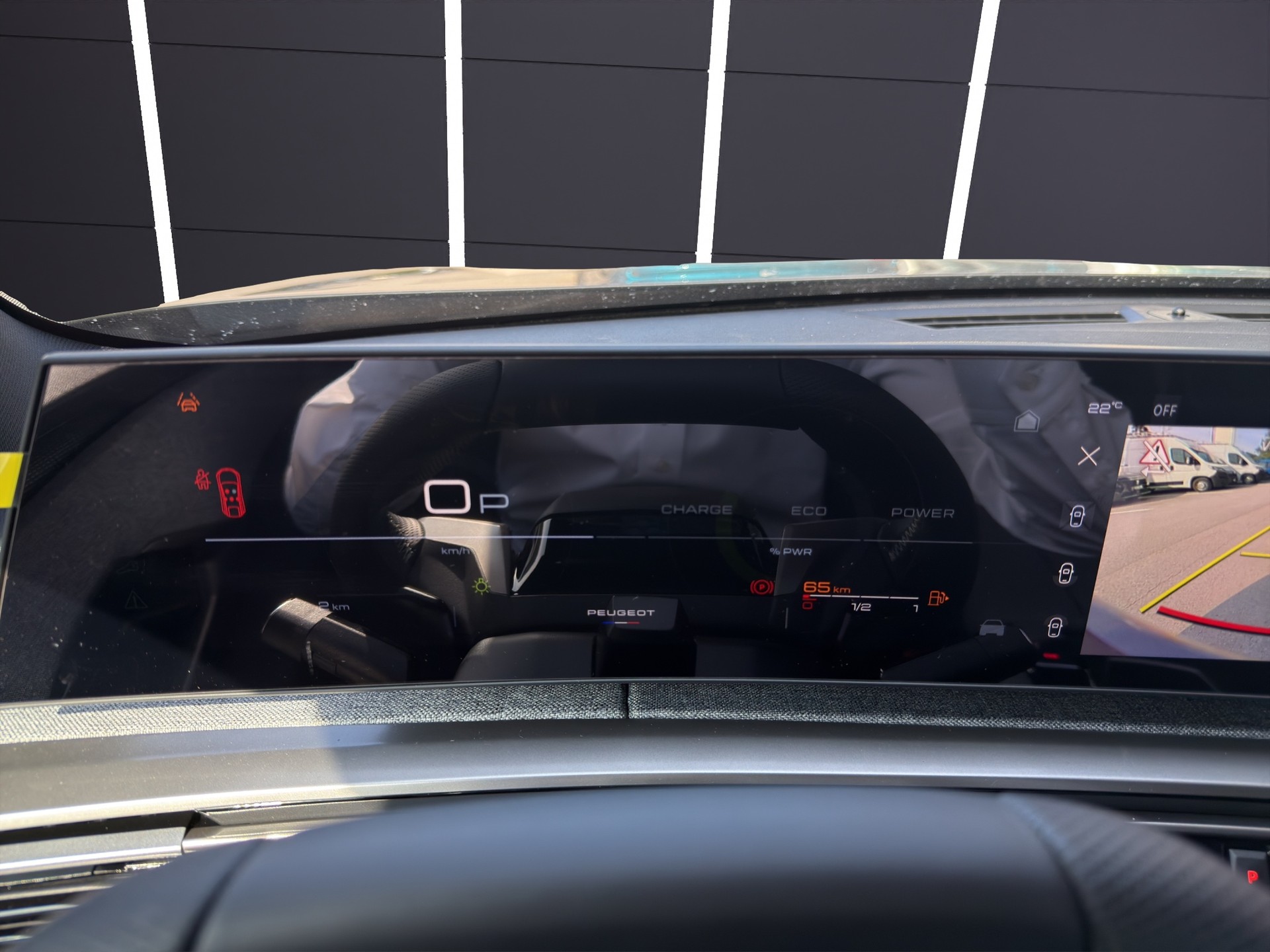 PEUGEOT 3008 1.2 MHEV GT Exclusive-image-8