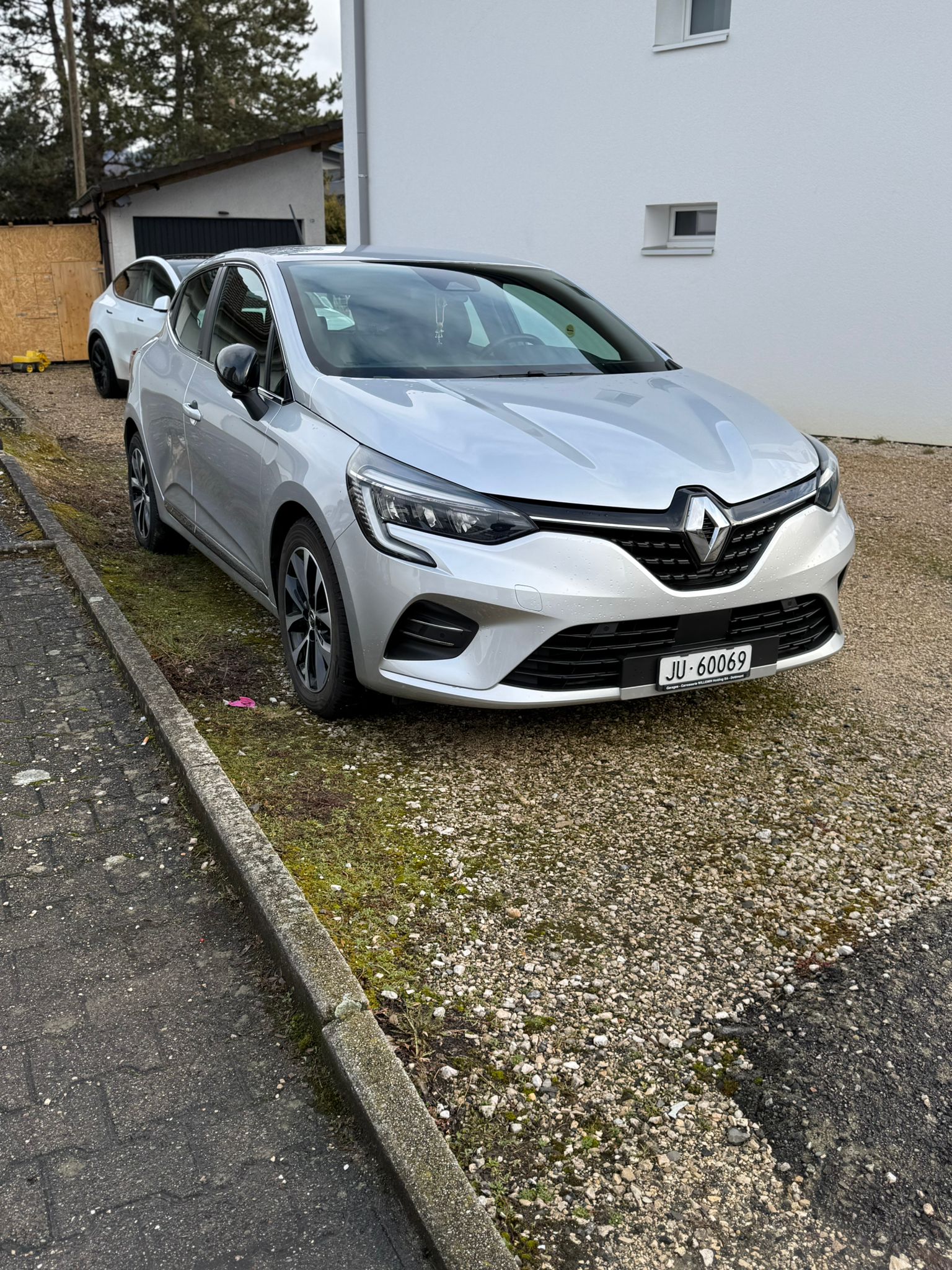 RENAULT Clio 1.6 E-Tech Intens-image-2